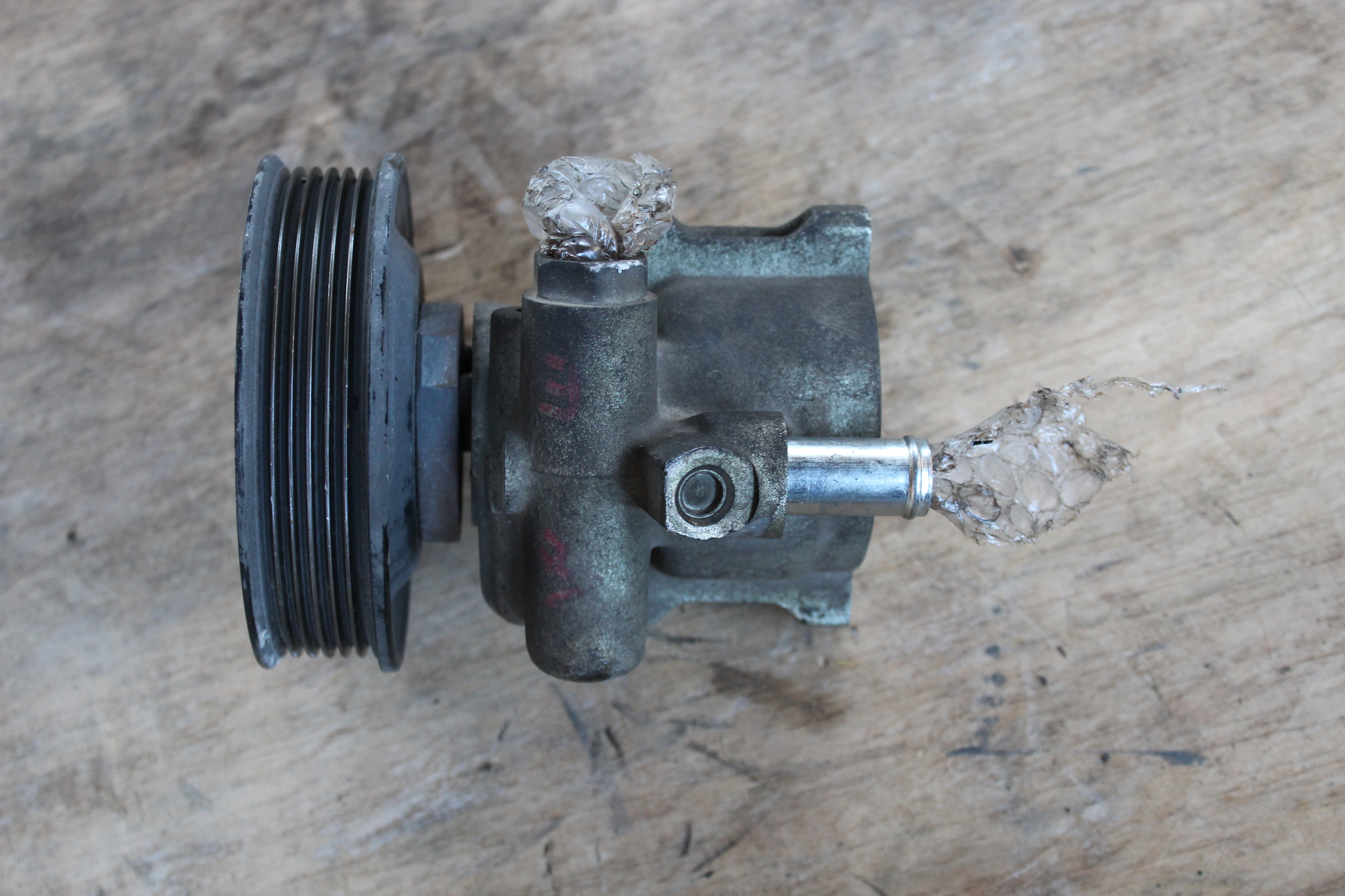 Αντλία Υδραυλικού Τιμονιού ( 6NO422155E ) VW Golf ’02 Προσφορά.