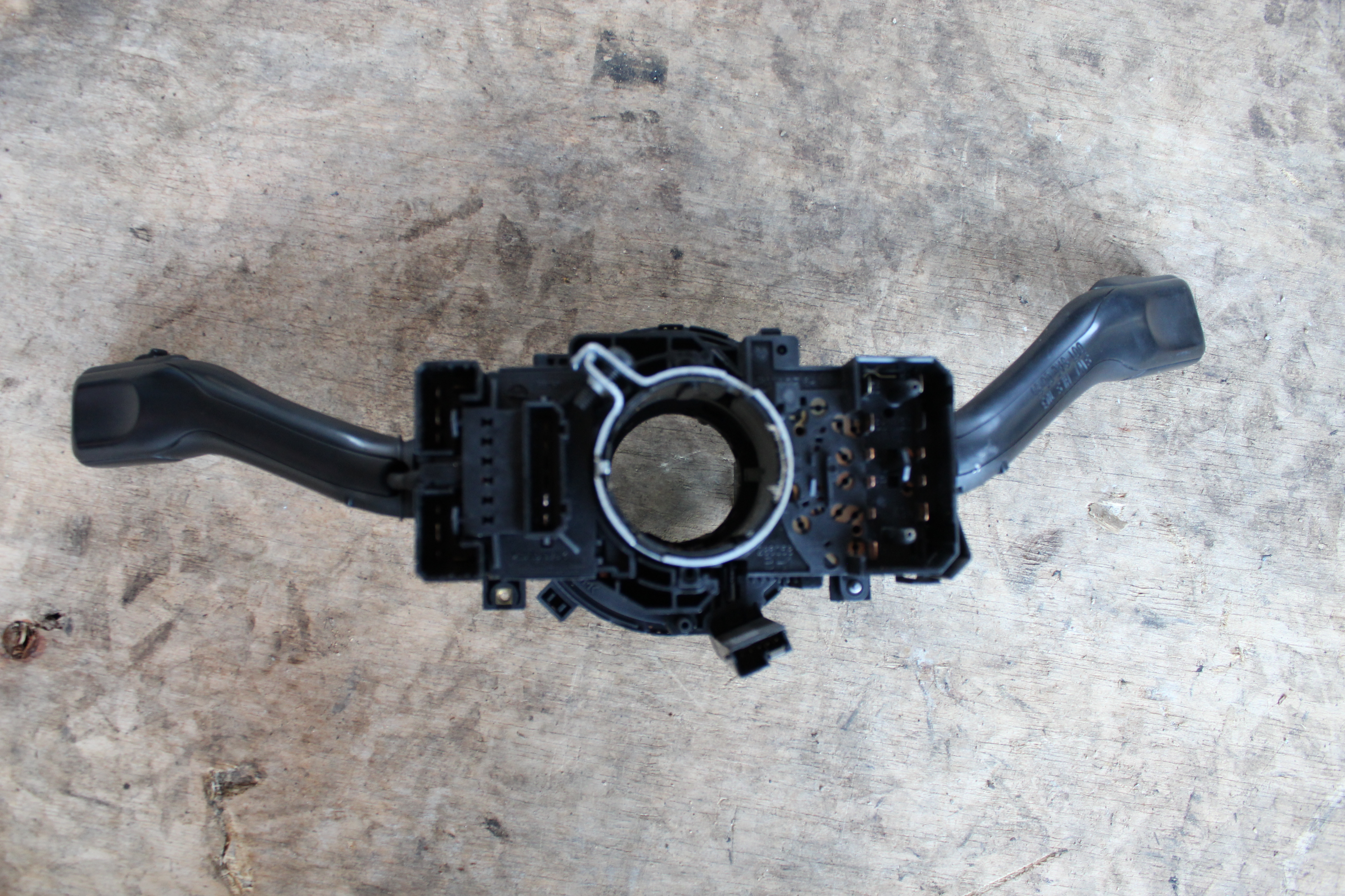 Φλασιέρα ( 8LO953513G ) VW Golf ’02 Προσφορά.