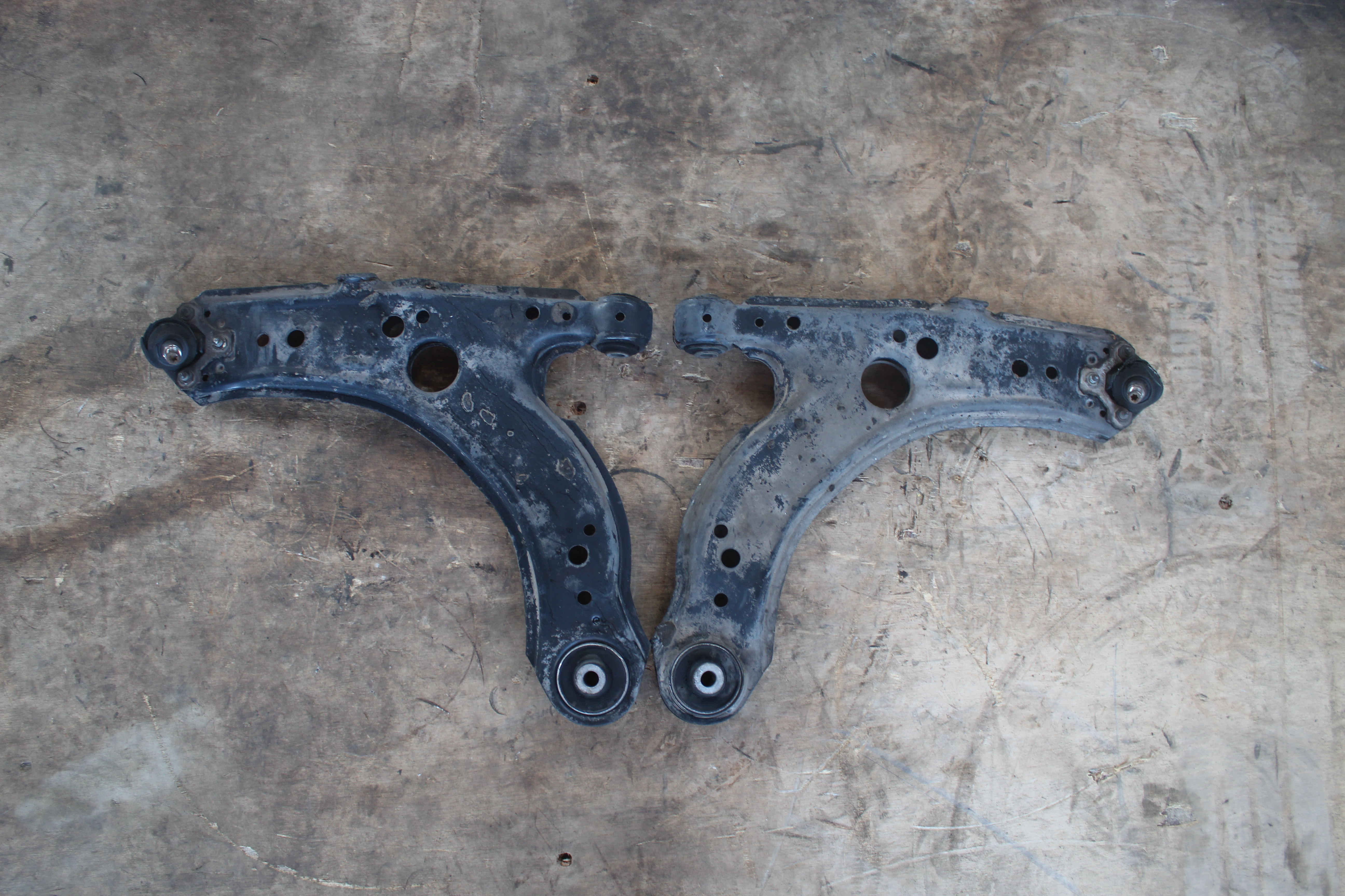 Ψαλίδια VW Golf ’02 Προσφορά.