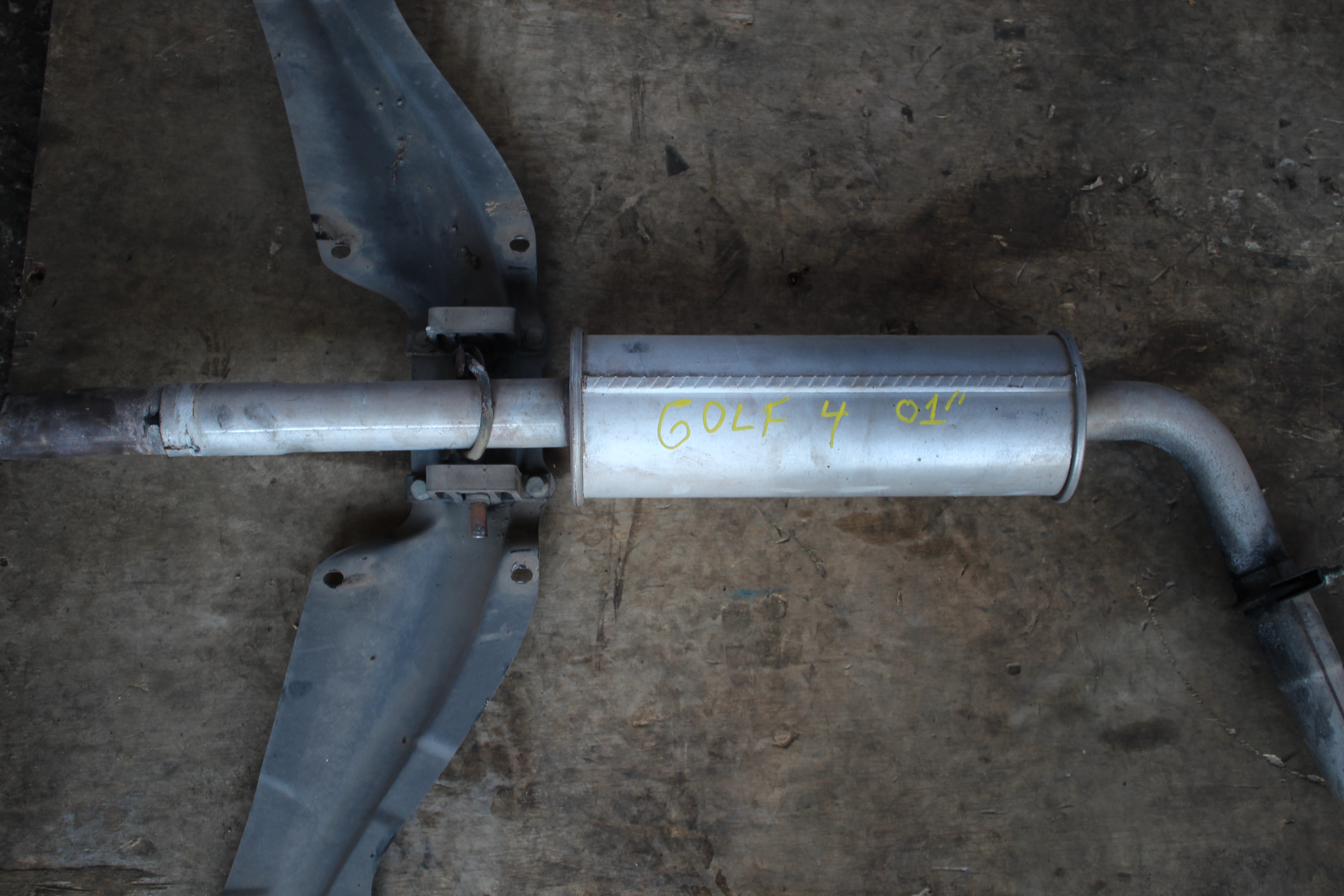 Μεσαίο Καζανάκι Εξάτμισης VW Golf ’02 Προσφορά.