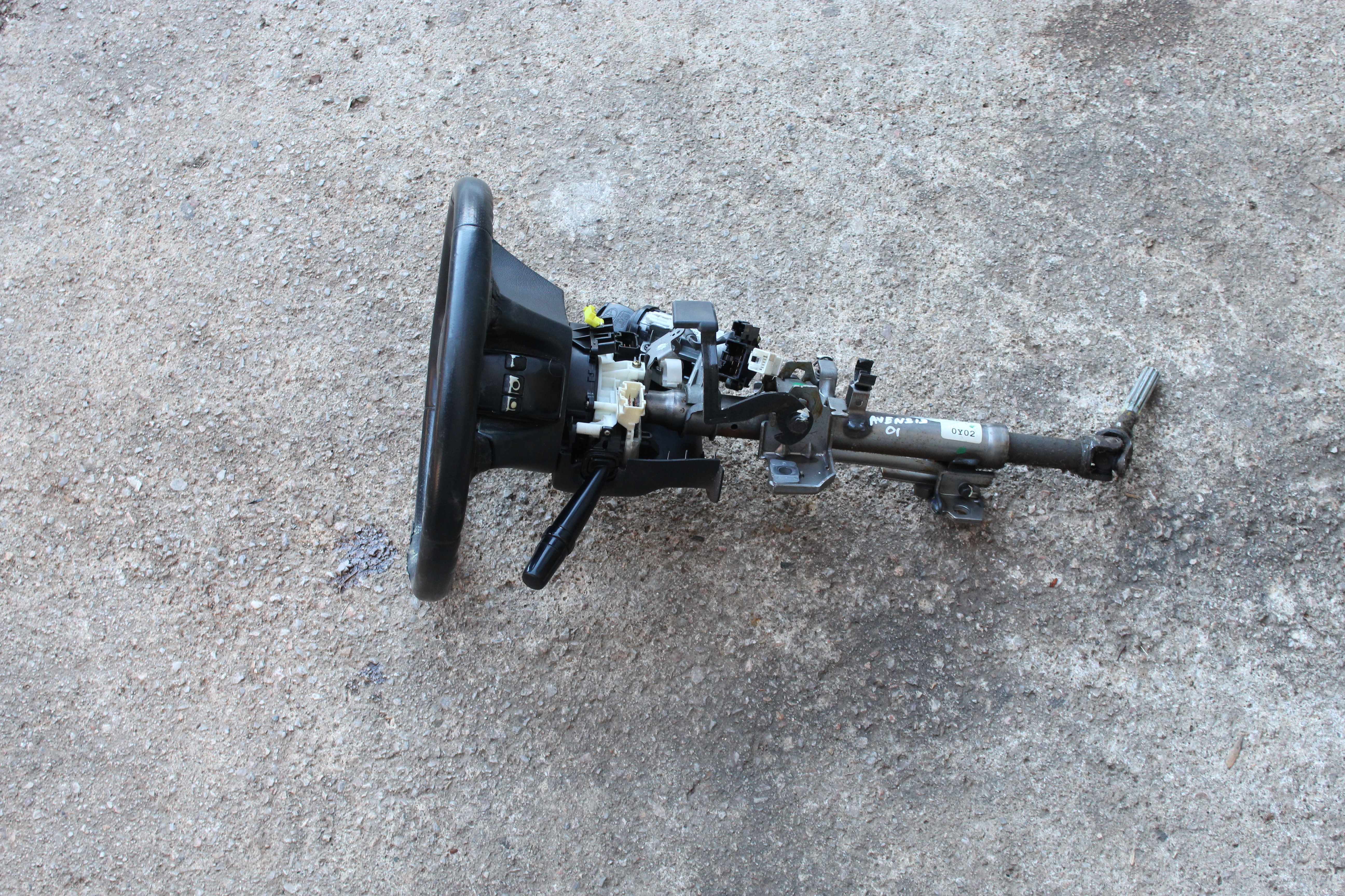 Κολώνα Τιμονιού Toyota Avensis ’01 Προσφορά.