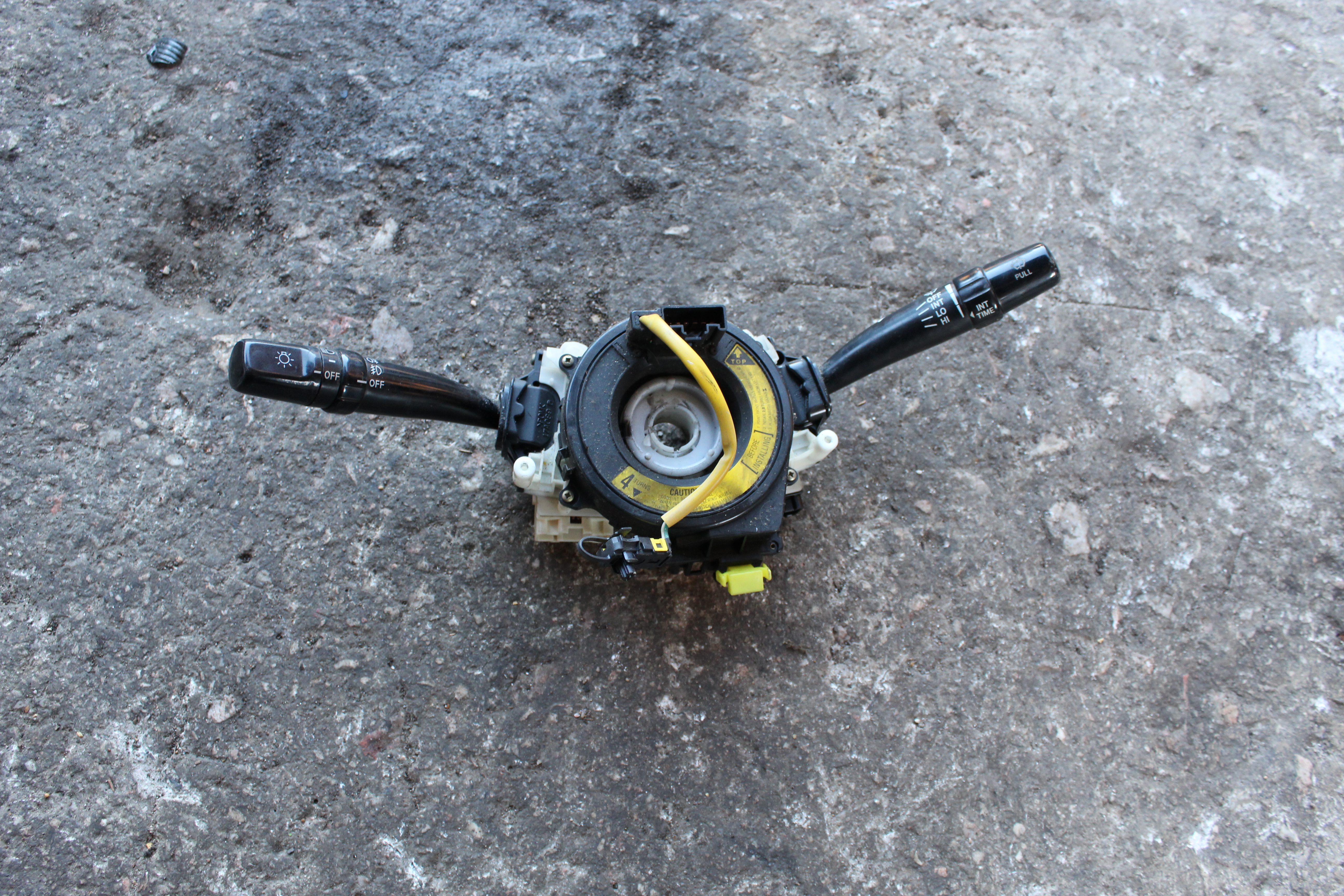 Φλασιέρα Toyota Avensis ’01 Προσφορά.