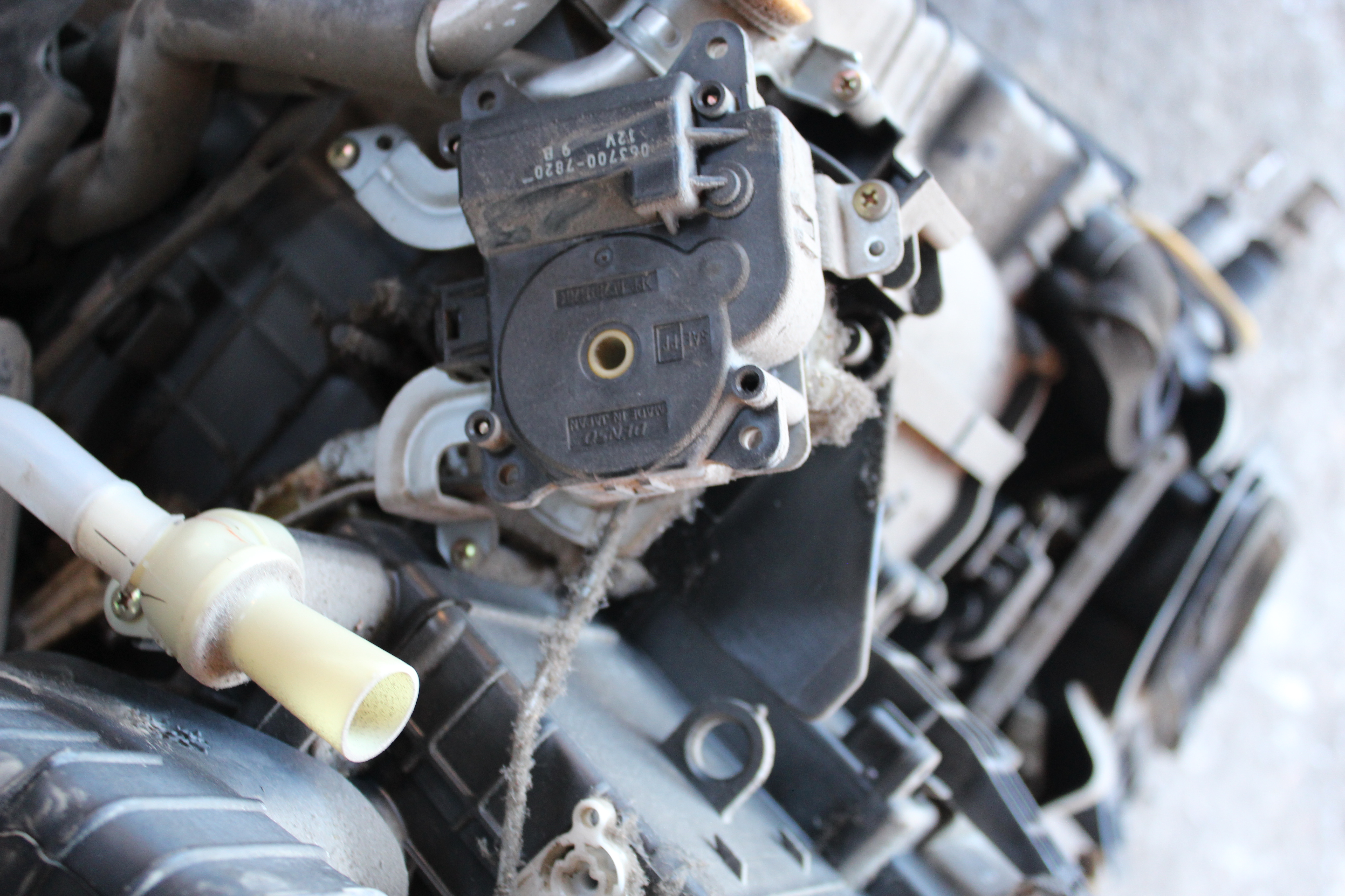 Αντίσταση Καλοριφέρ Toyota Avensis ’01 Προσφορά.