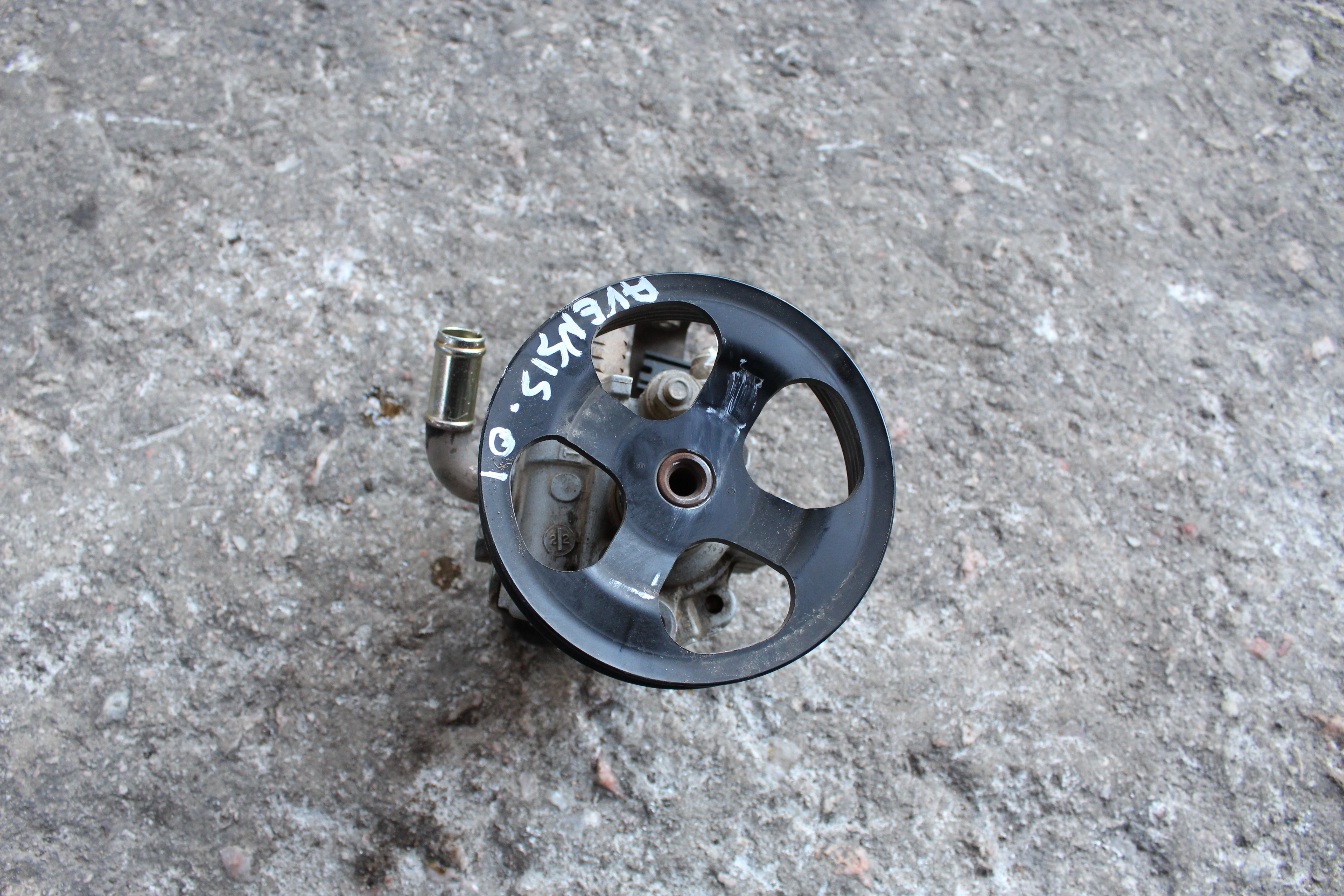 Αντλία Υδραυλικού Τιμονιού Toyota Avensis ’01 Προσφορά.