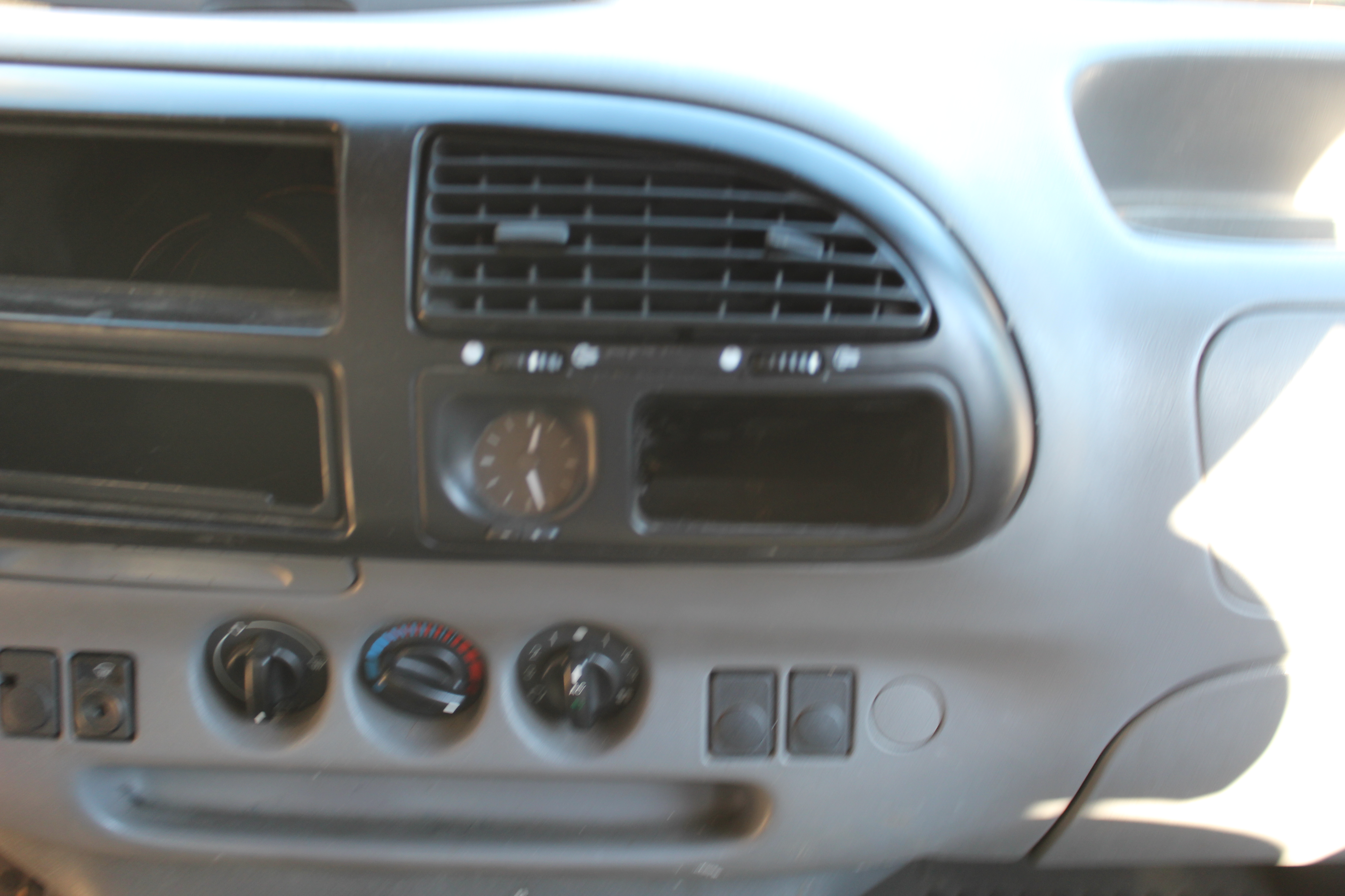 Κονσόλα Κεντρική Ford Transit ’00 Προσφορά.