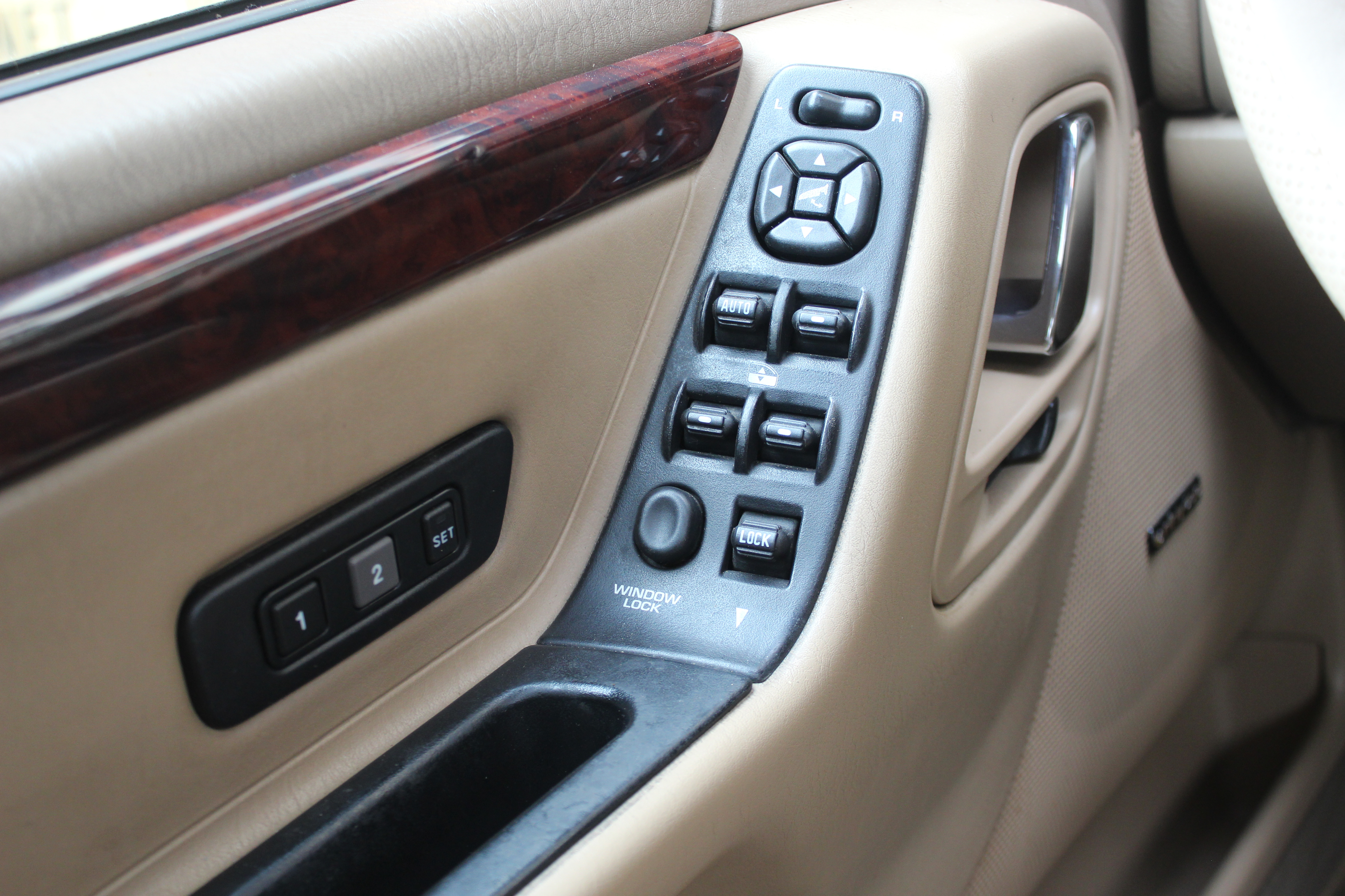 Διακόπτης Παραθύρων Τετραπλός Jeep Grand Cherokee ’04 Προσφορά.