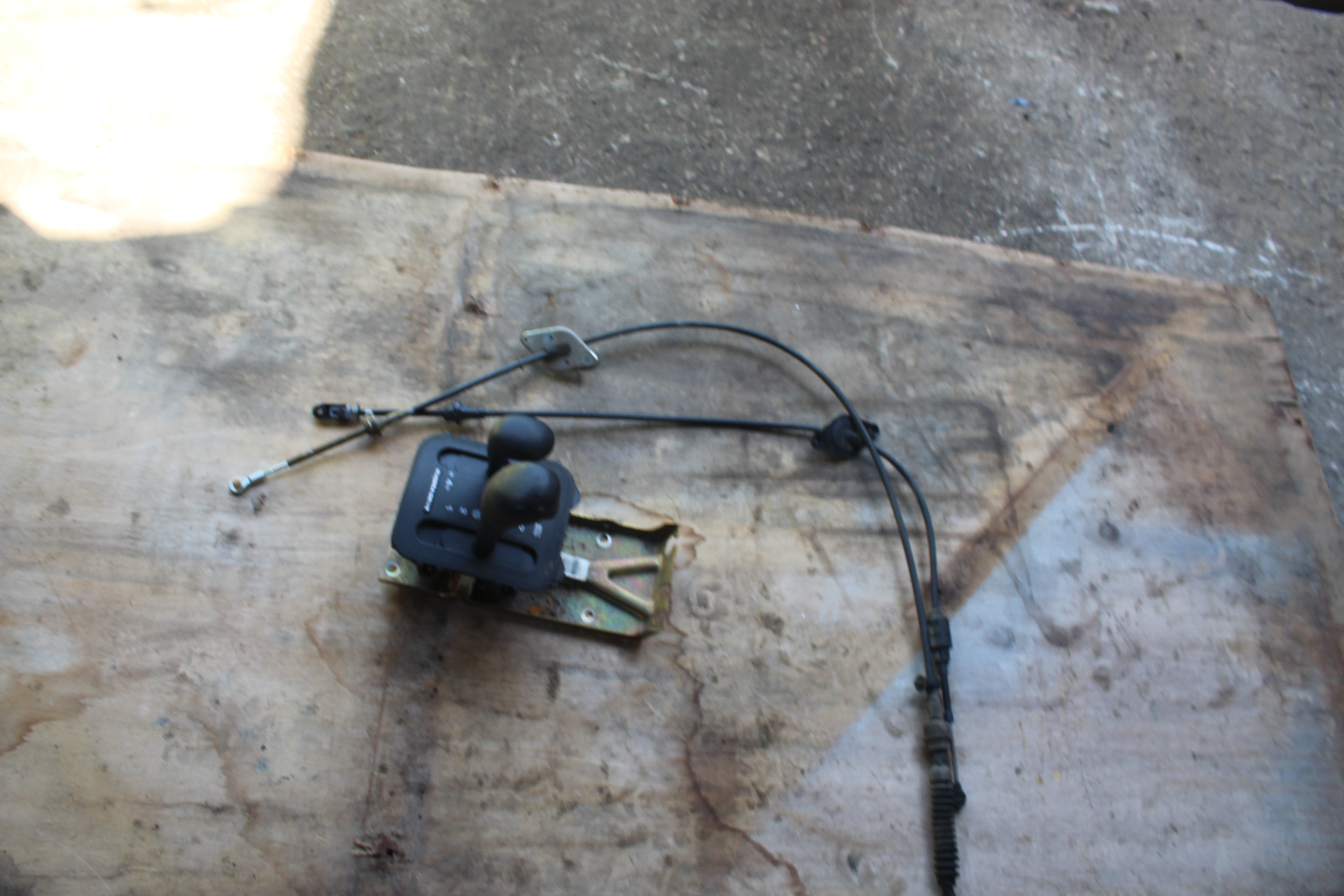 Λεβιές Ταχυτήτων Jeep Grand Cherokee ’04 Προσφορά.