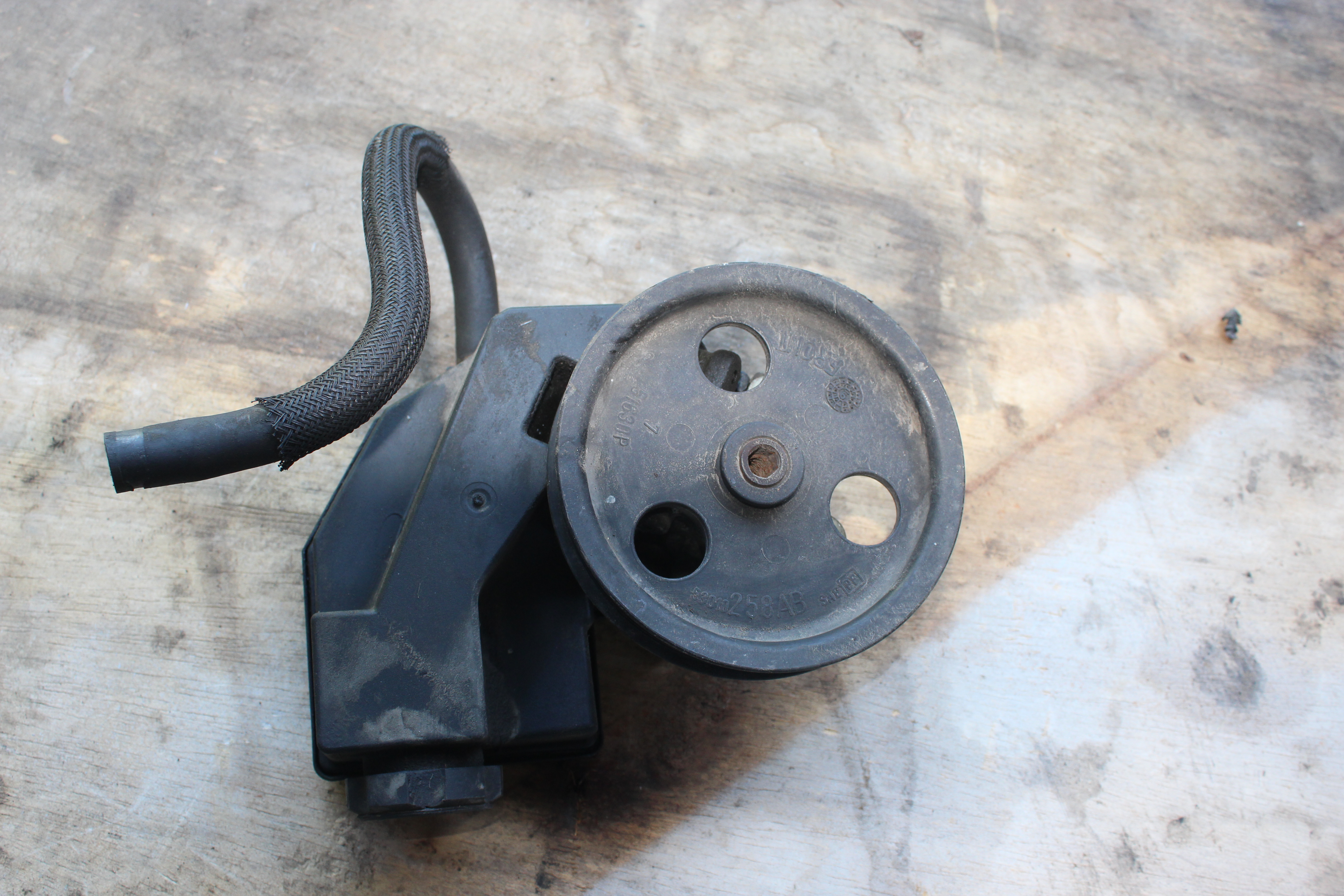 Αντλία Υδραυλικού Τιμονιού ( 52088278AB ) Jeep Grand Cherokee ’04 Προσφορά.