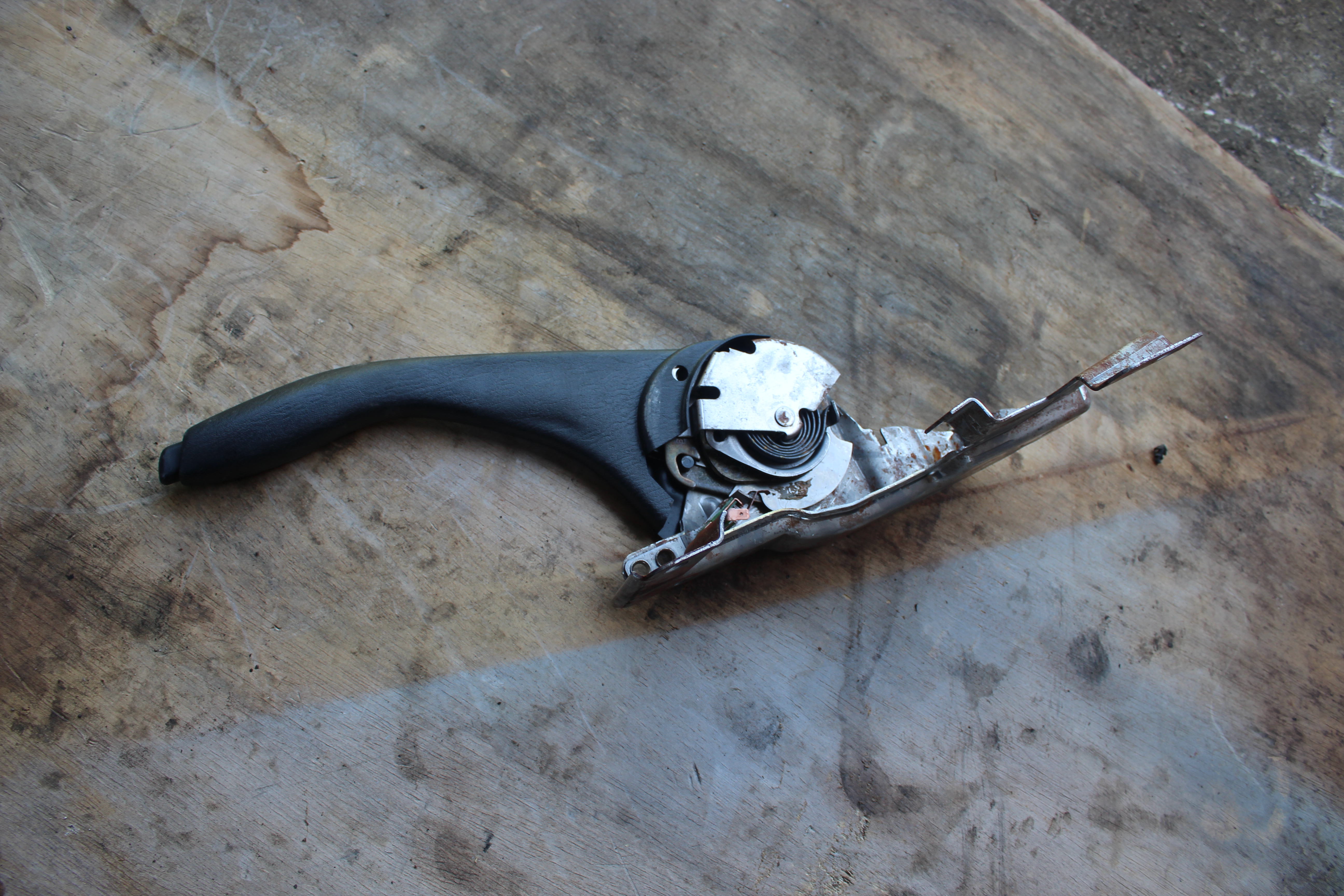 Χειρόφρενο Jeep Grand Cherokee ’04 Προσφορά.