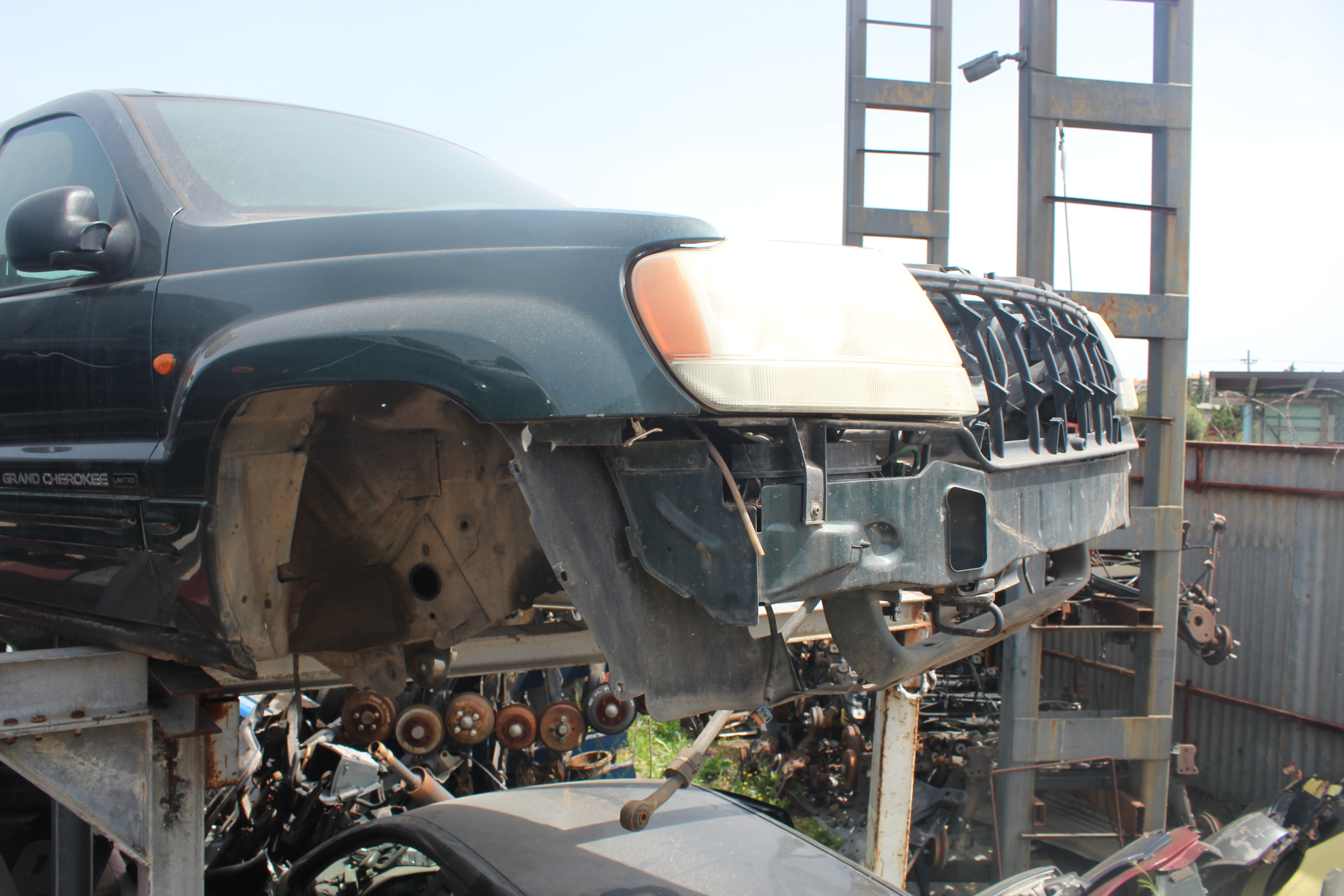 Φτερά Εμπρός Jeep Grand Cherokee ’04 Προσφορά.