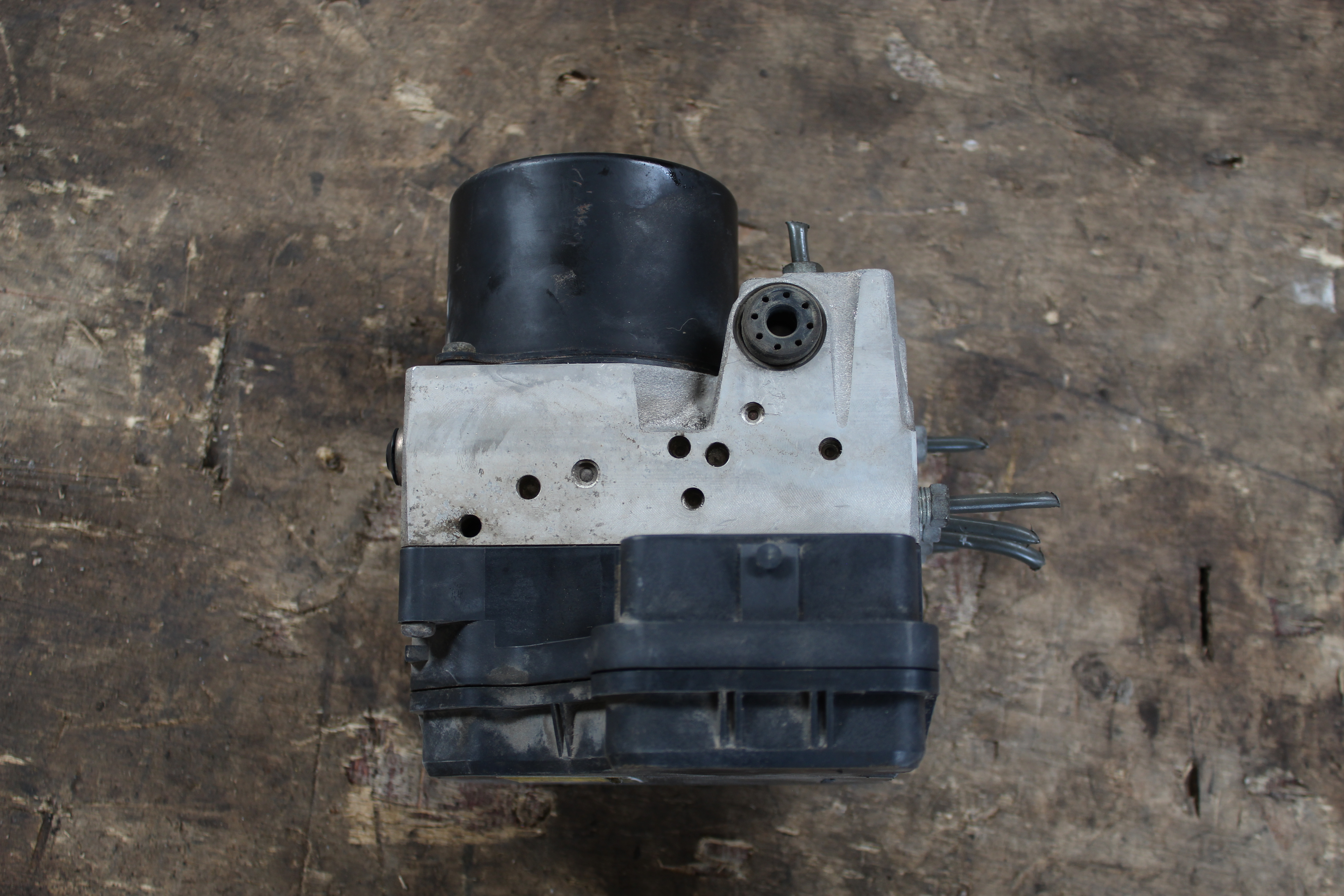 Μονάδα ABS ( 44540-42020 , 89541-42120 , 133800-7430 ) Toyota RAV 4 ’03 Προσφορά.