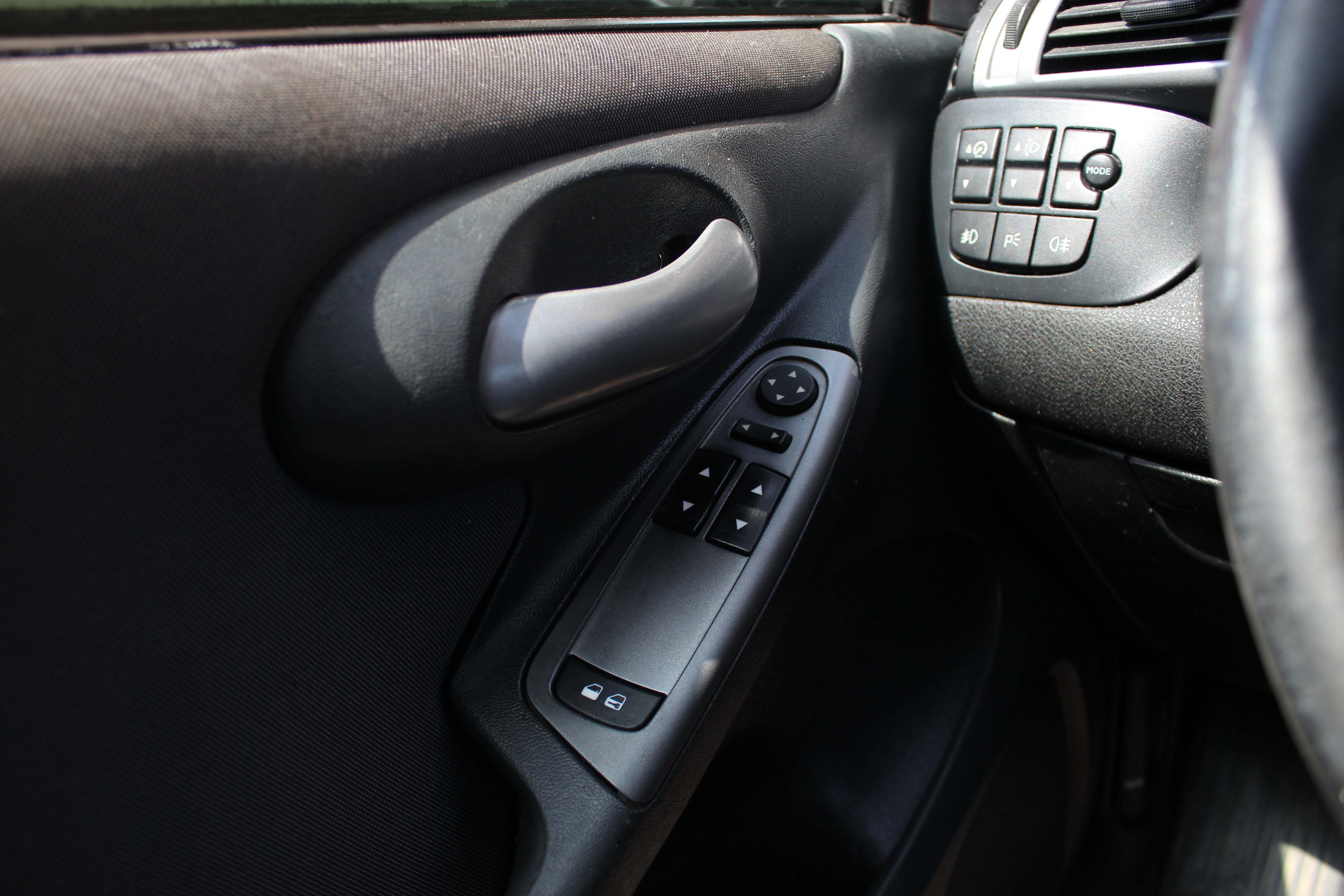 Χερούλια Εσωτερικά Fiat Stilo ’02 Προσφορά.
