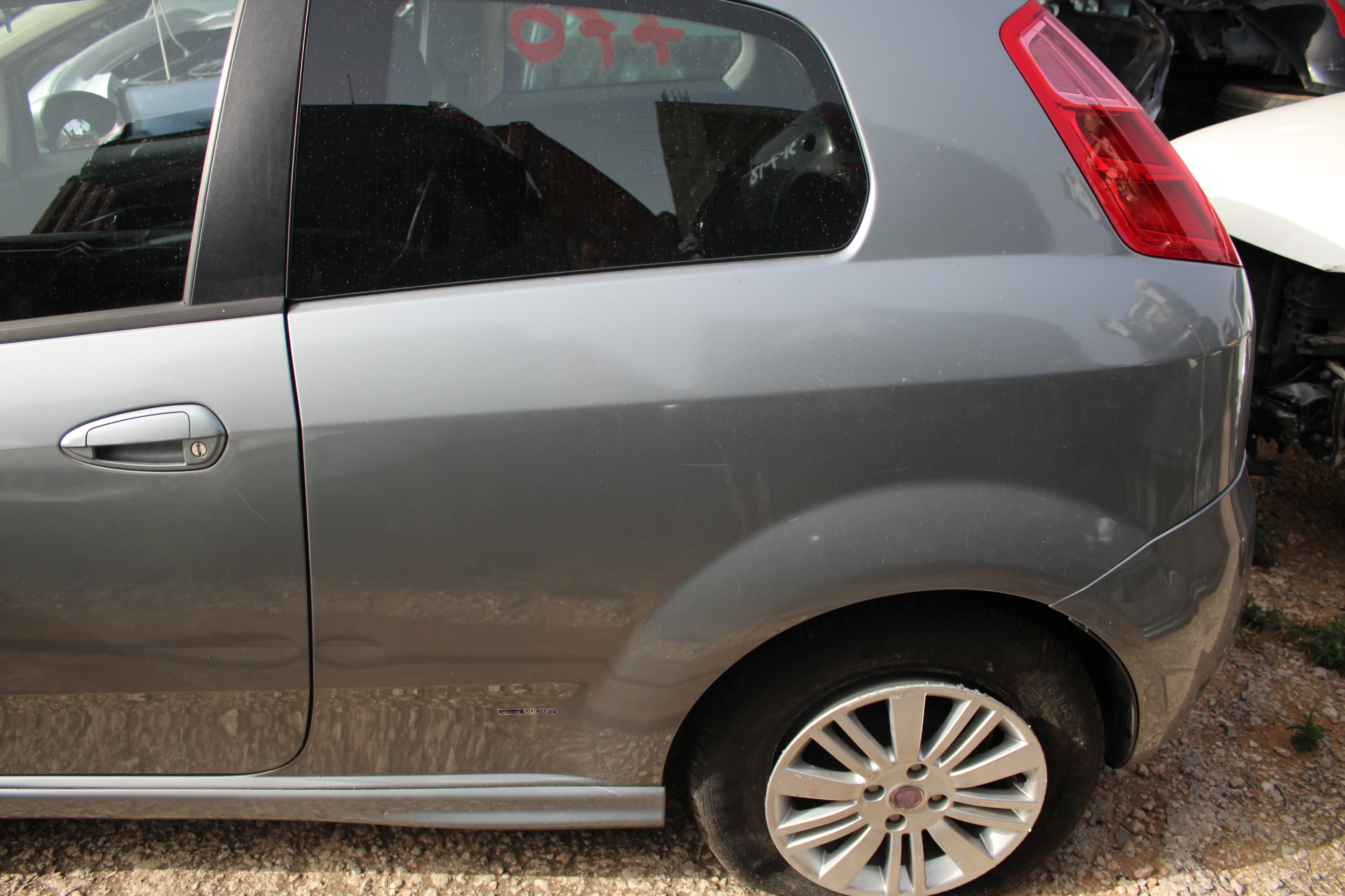 Φινιστρίνια Fiat Grande Punto ’08 Προσφορά.