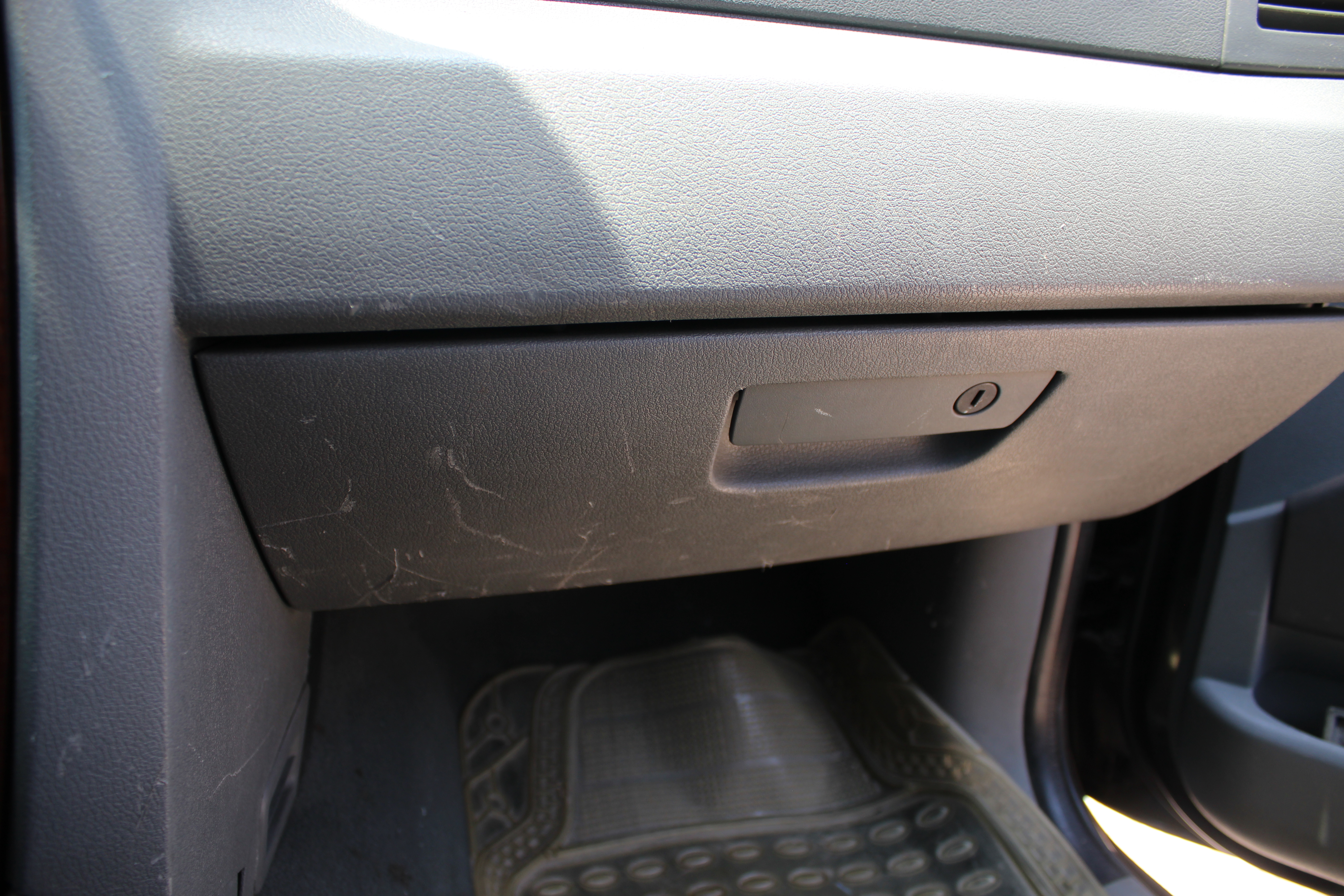 Ντουλαπάκια Jeep Grand Cherokee ’08 Προσφορά.