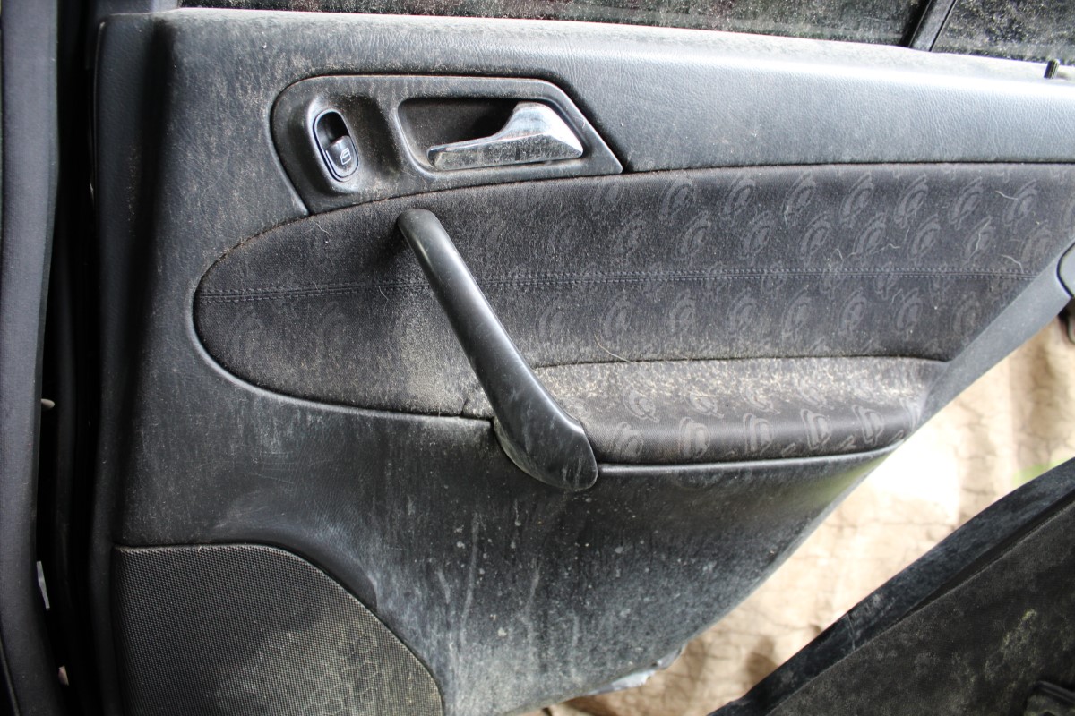 Πάνελ Πορτών Mercedes C200 W203 ’06 Προσφορά.