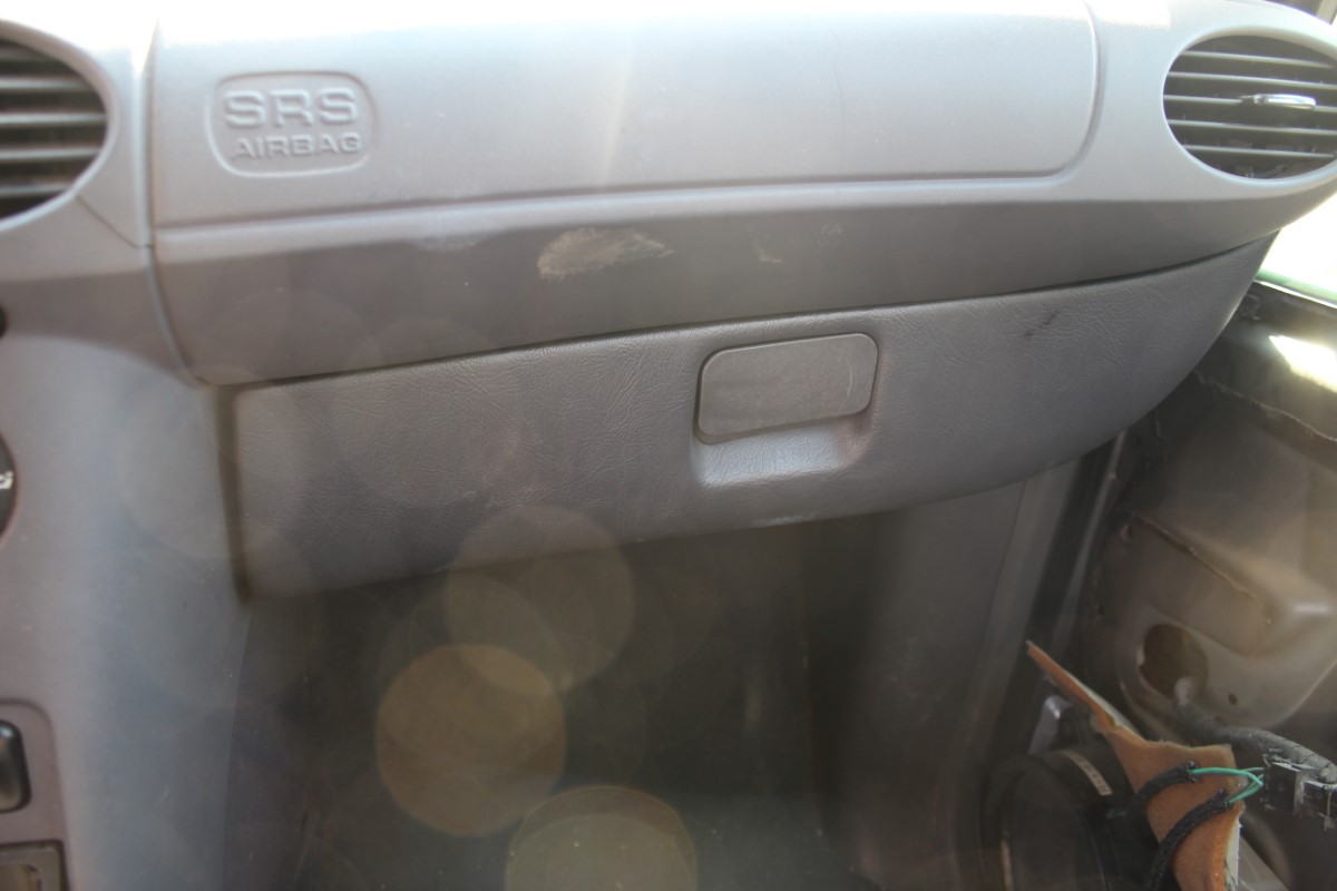 Ντουλαπάκι Mercedes A140 W168 ’98 Προσφορά.