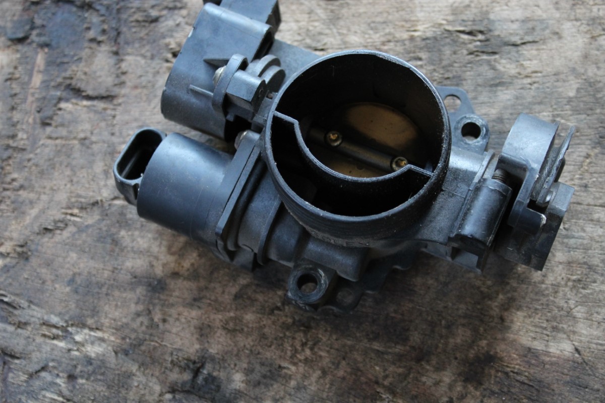 Πεταλούδα Γκαζιού KFW Peugeot 307 ’03 Προσφορά.