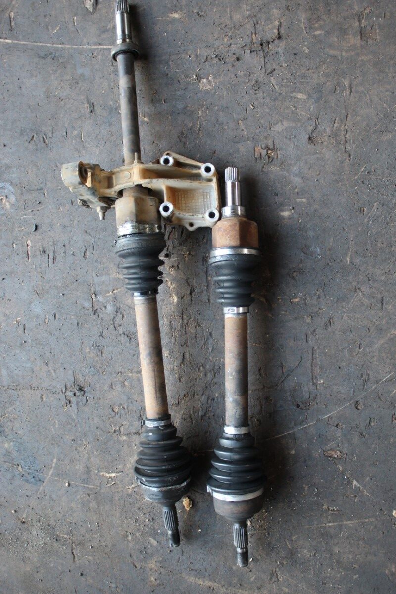 Ημιαξόνιο Αριστερό-Δεξί Peugeot 206 ’00 Προσφορά.