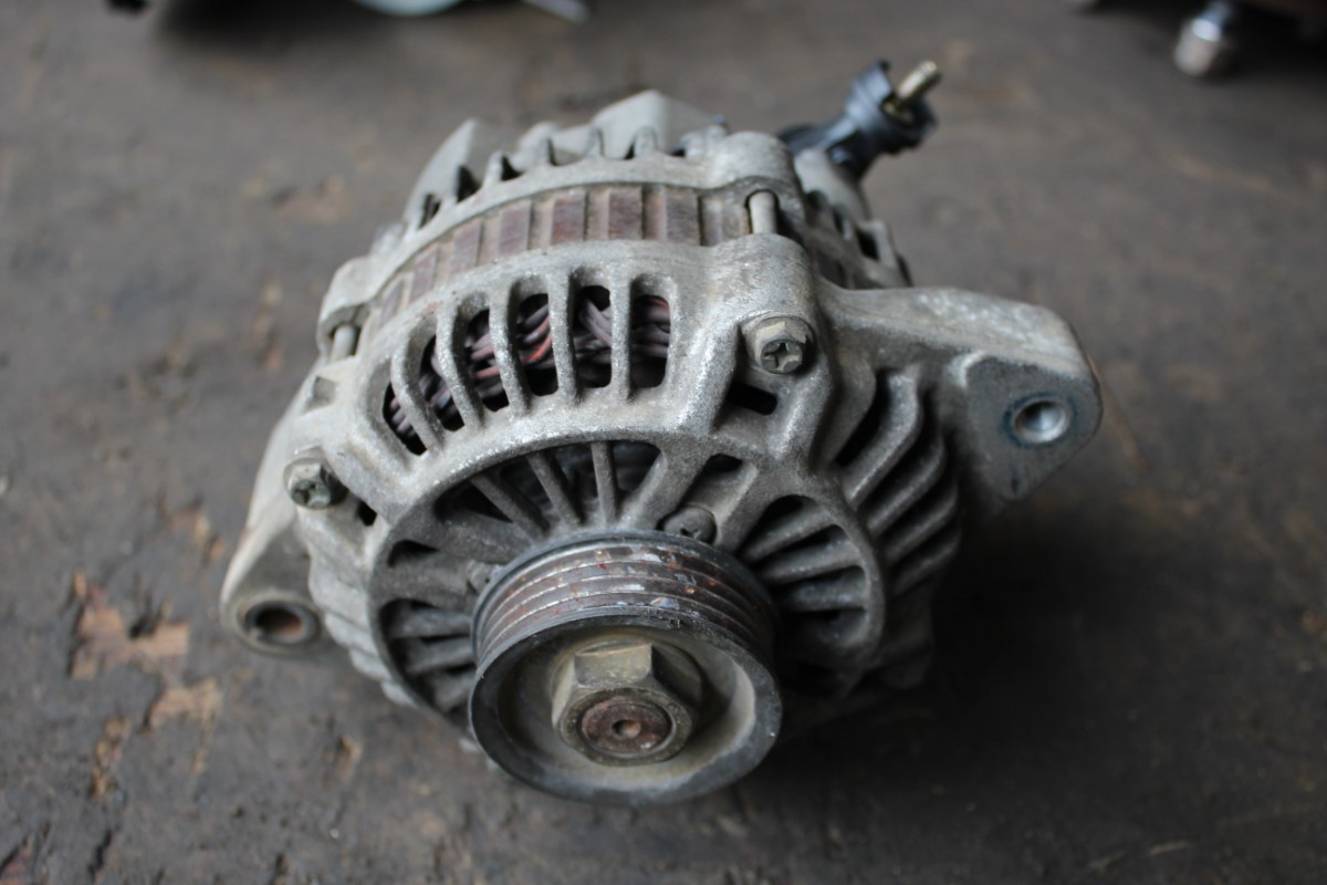 Δυναμό ( 31400-83E0 ) Suzuki Wagon R ’01 Προσφορά.