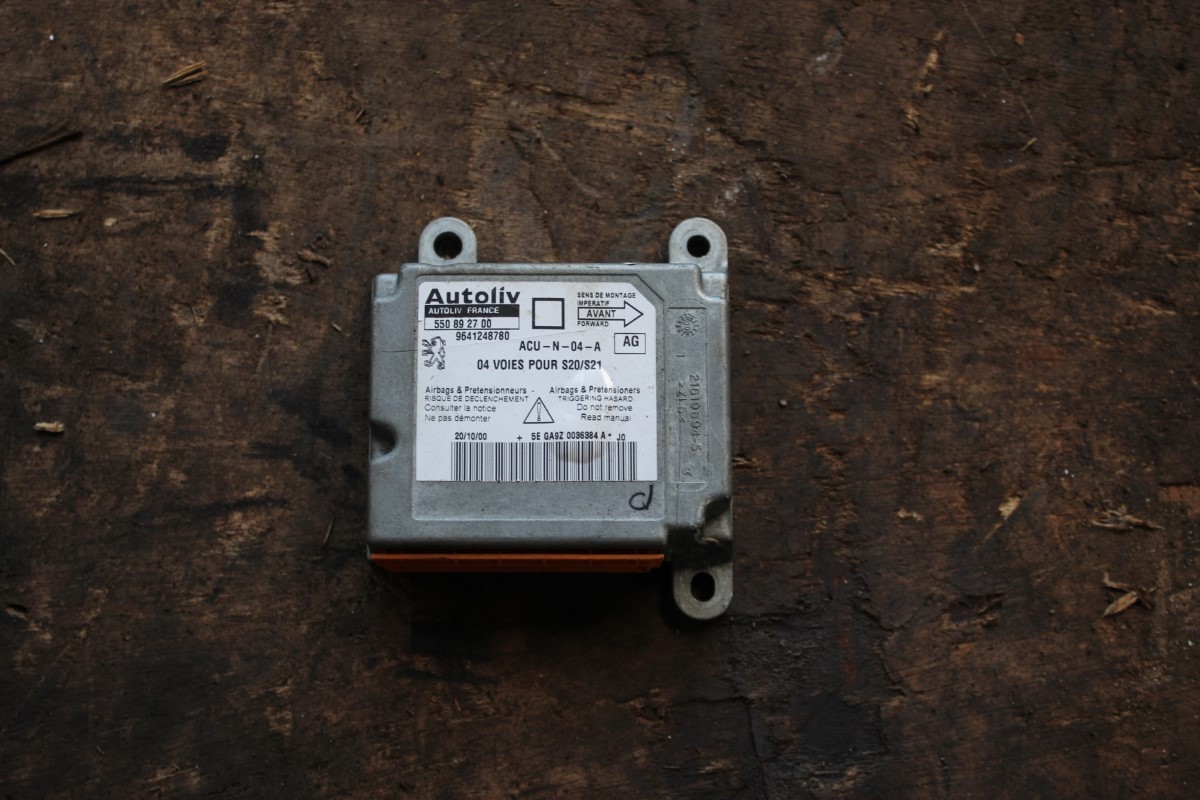 Εγκέφαλος Αερόσακων ( 550892700 , 9641248780 ) Peugeot 106 ’00 Προσφορά.