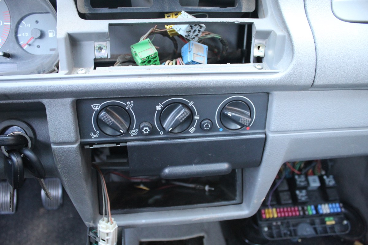 Χειριστήρια Κλιματισμού-Καλοριφέρ Skoda Felicia ’97 Προσφορά.