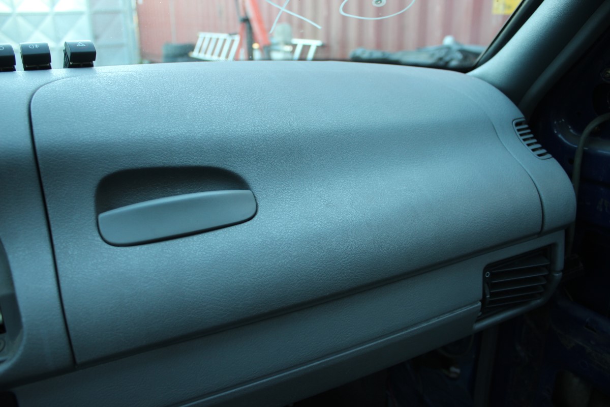 Ντουλαπάκι Skoda Felicia ’97 Προσφορά.