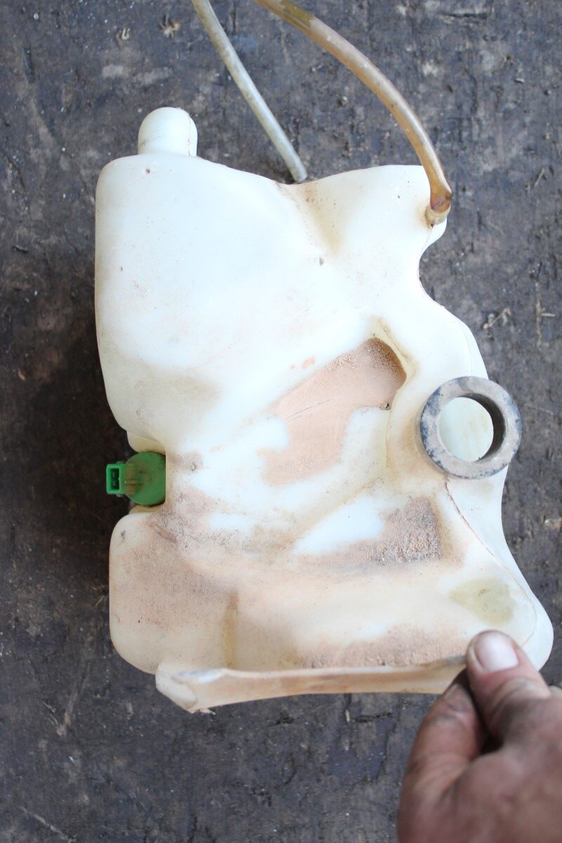 Δοχείο Νερού Υαλοκαθαριστήρων Citroen Xantia ’94 Προσφορά.