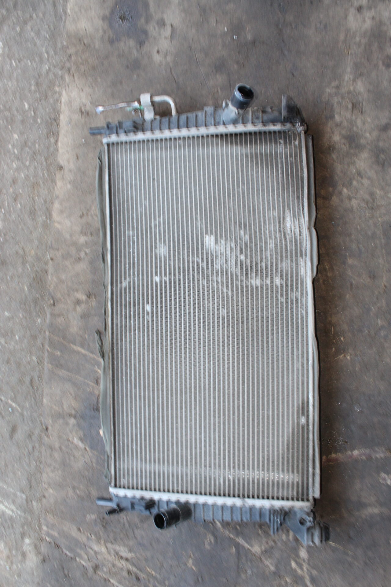 Ψυγείο Νερού Ford Focus ’05 Προσφορά.