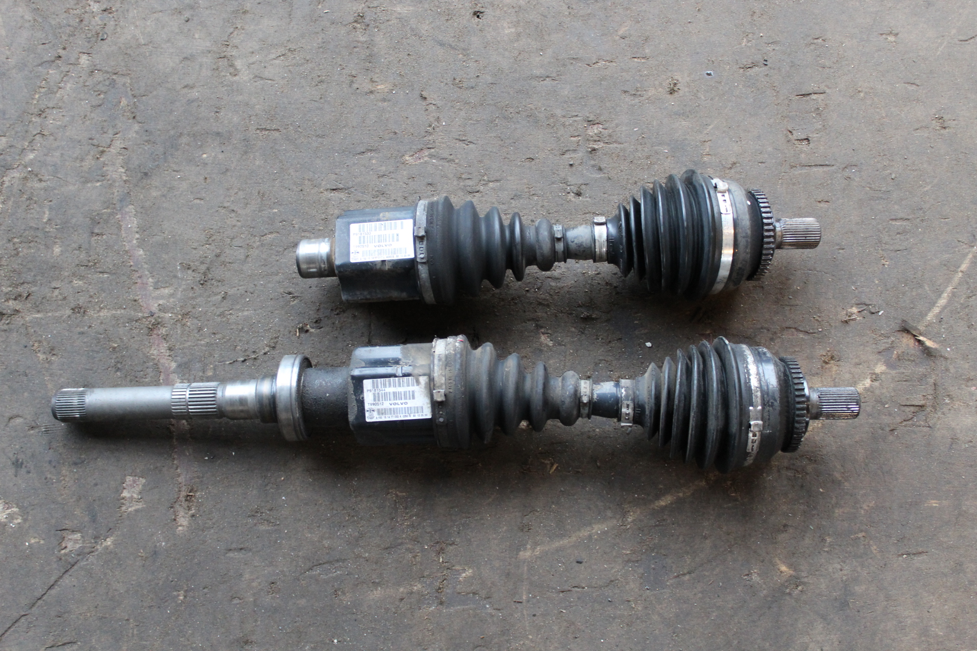 Ημιαξόνιο Αριστερό-Δεξί ( P9181544 , P9181533 ) Volvo S80 ’00 Προσφορά.