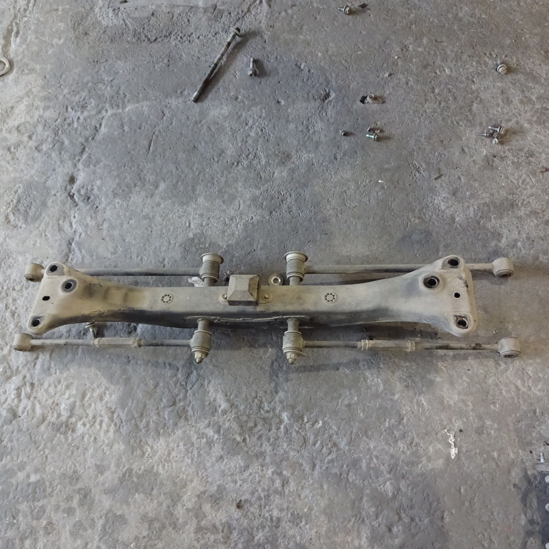 Γέφυρα Πίσω Toyota Carina E ’92 Προσφορά.