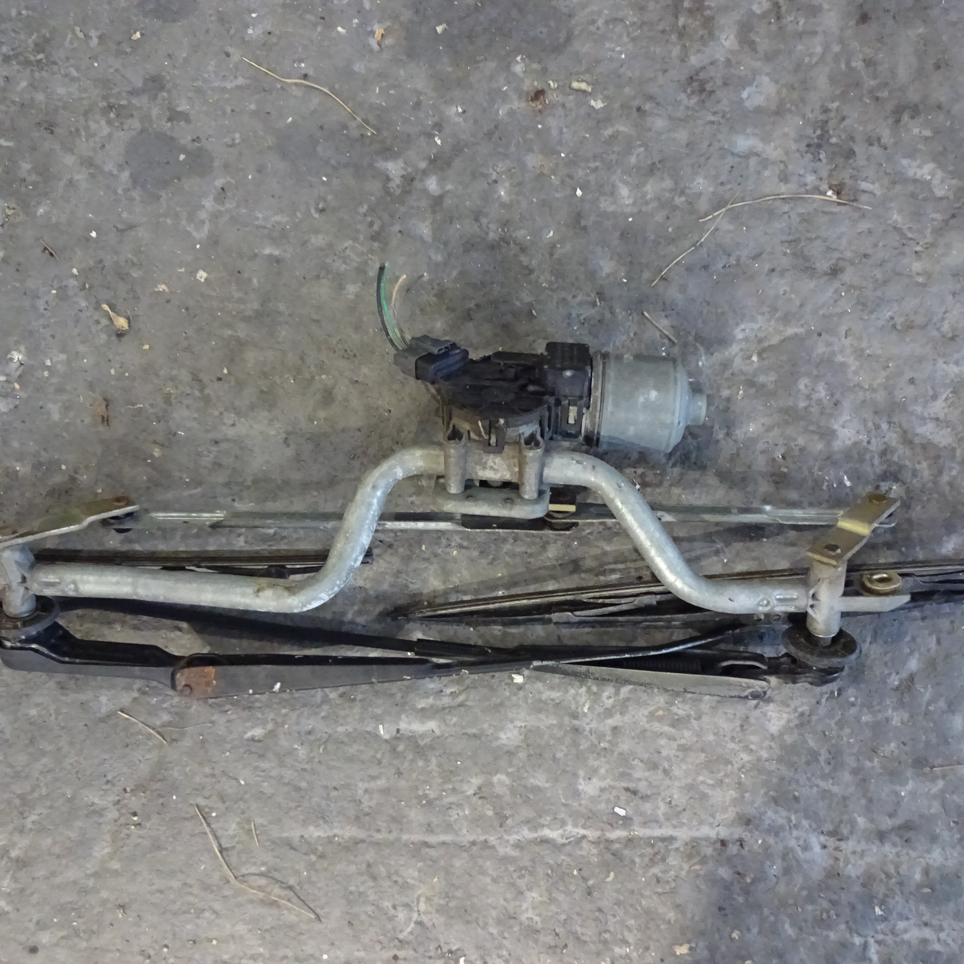 Υαλοκαθαριστήρες Σετ Κομπλέ ( 0390241519 ) Renault Clio ’04 Σούπερ Προσφορά Μήνα