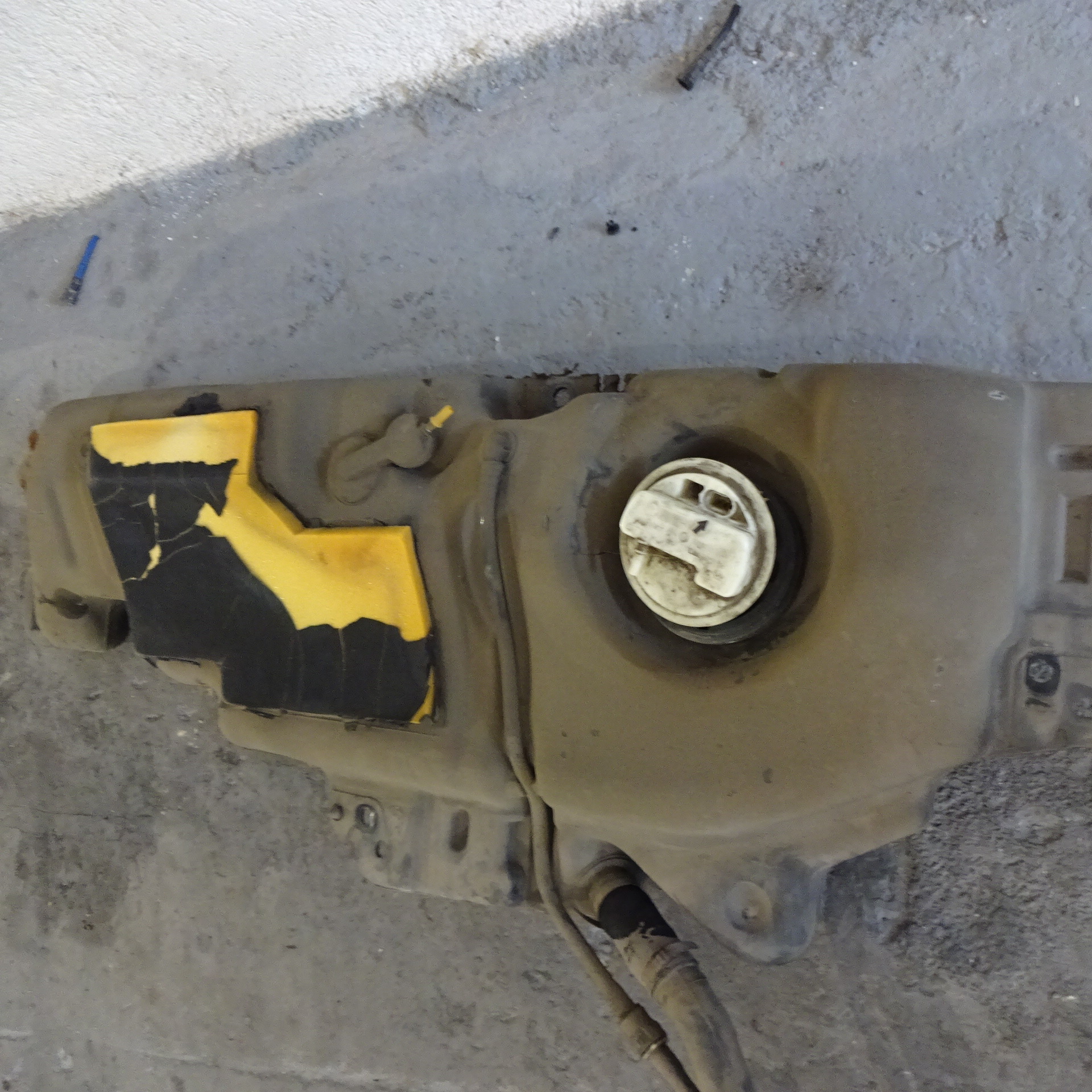 Ρεζερβουάρ Βενζίνης Renault Clio ’04 Προσφορά.