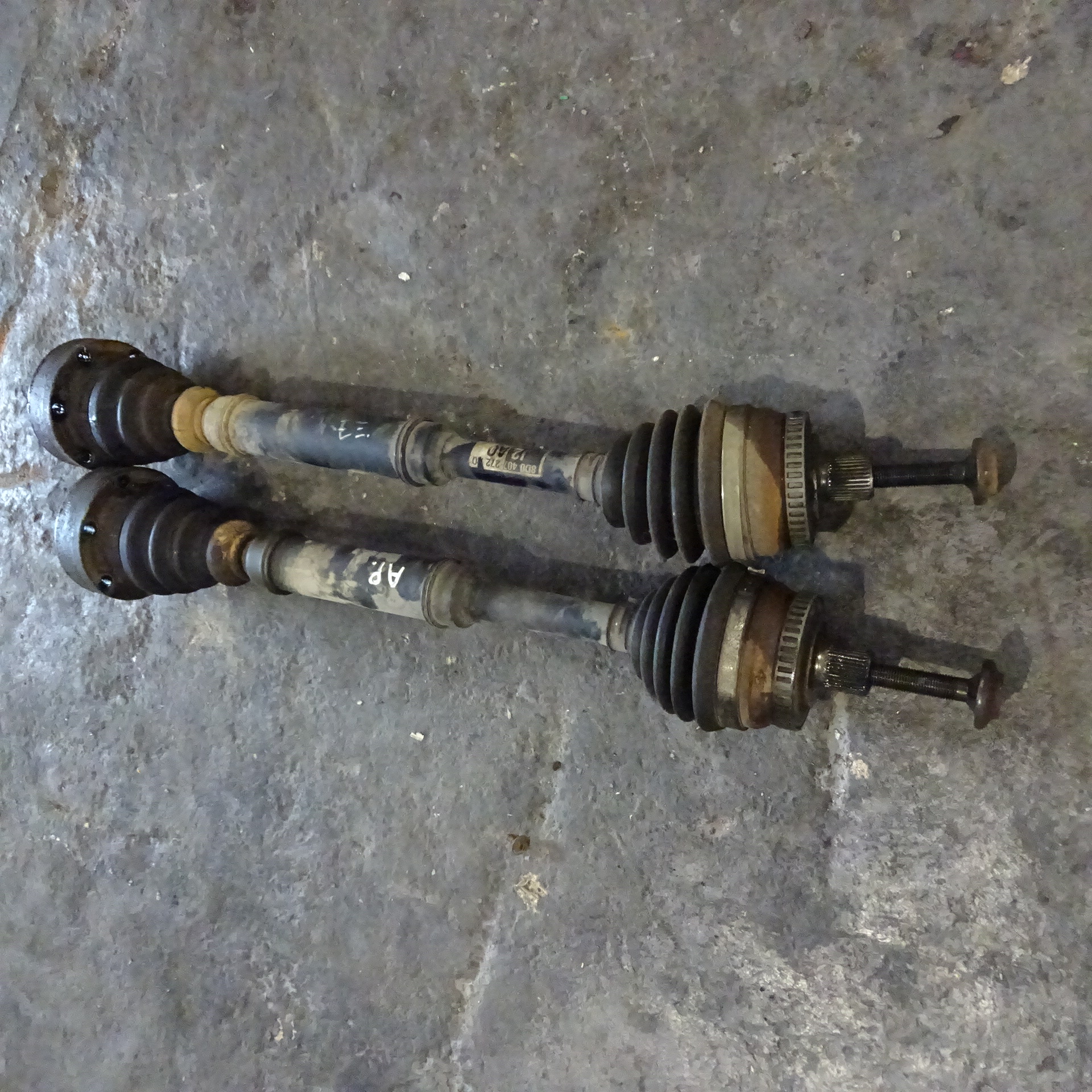 Ημιαξόνιο Αριστερό-Δεξί VW Passat ’98 Σούπερ Προσφορά Μήνα