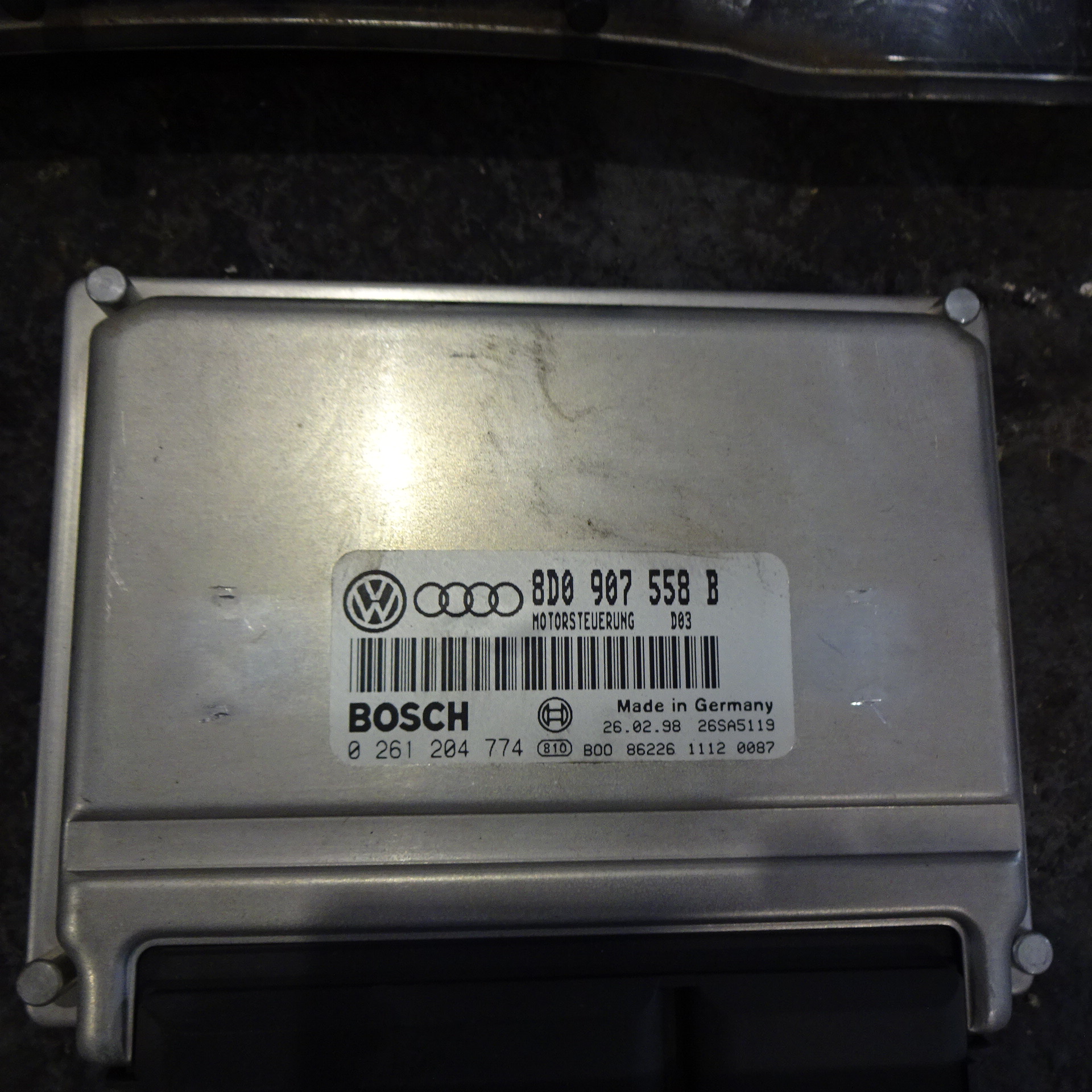 Εγκέφαλος Κινητήρα ( 0261204774 , 8D0907558B ) VW Passat ’98 Σούπερ Προσφορά Μήνα