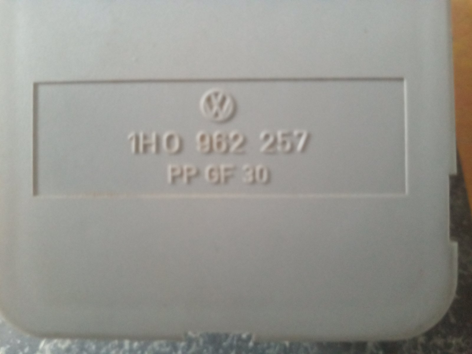 Μονάδα Κεντρικού Κλειδώματος ( 1HO962257 ) VW Golf ’96 Προσφορά.