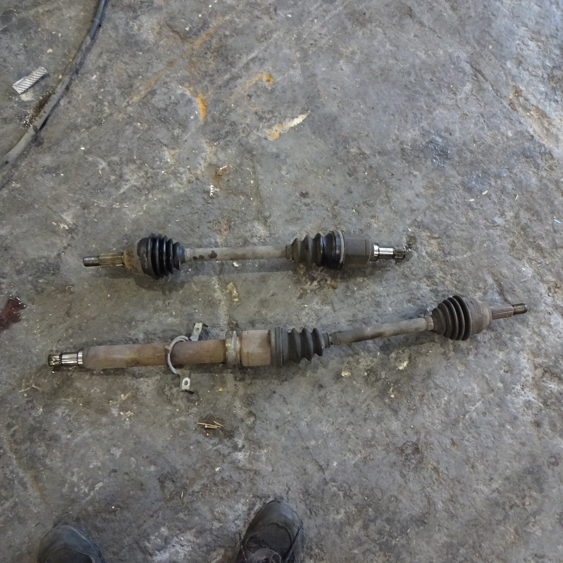 Ημιαξόνιο Αριστερό-Δεξί Ford Fusion ’05 Σούπερ Προσφορά Μήνα