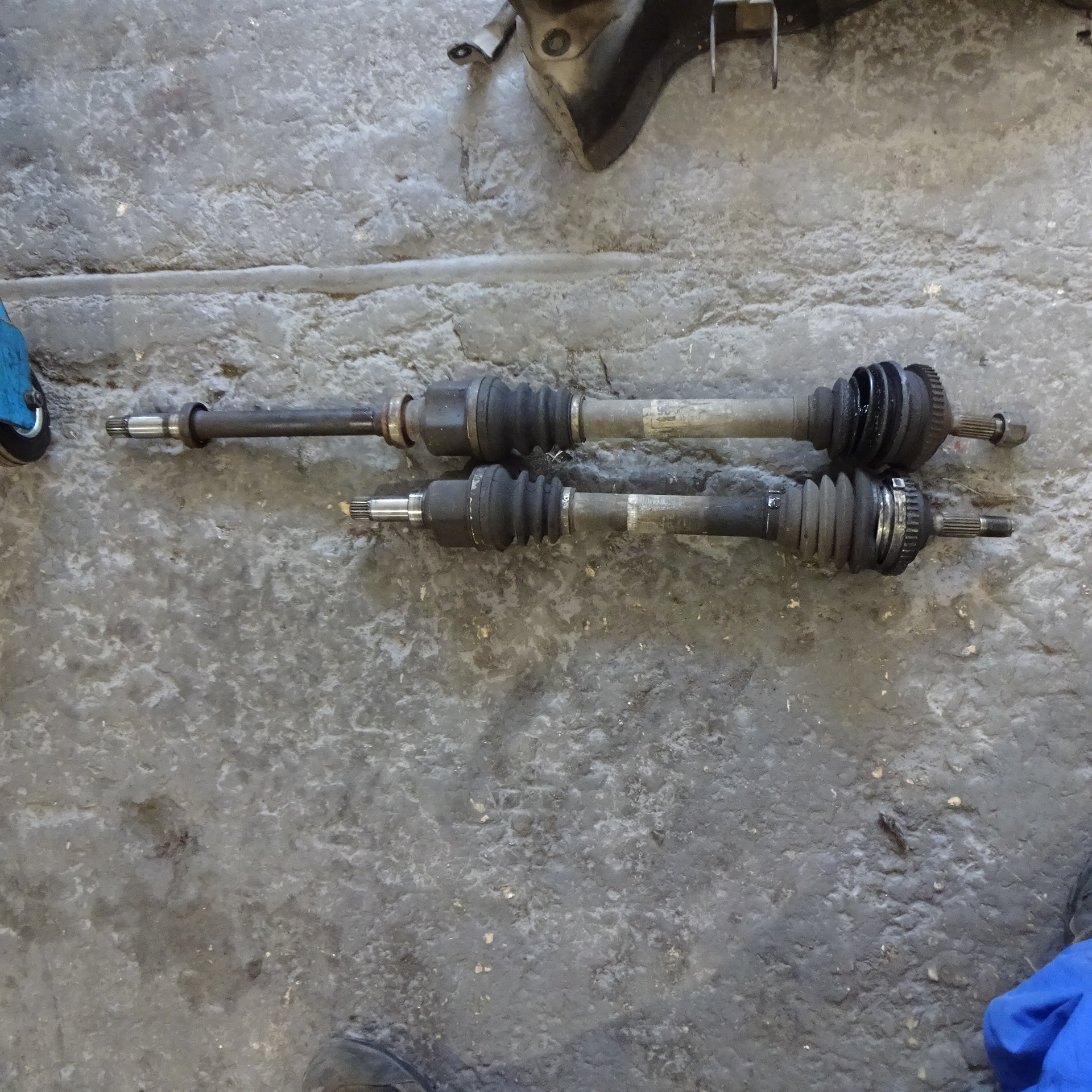 Ημιαξόνιο Αριστερό-Δεξί Peugeot 206 ’03 Προσφορά.