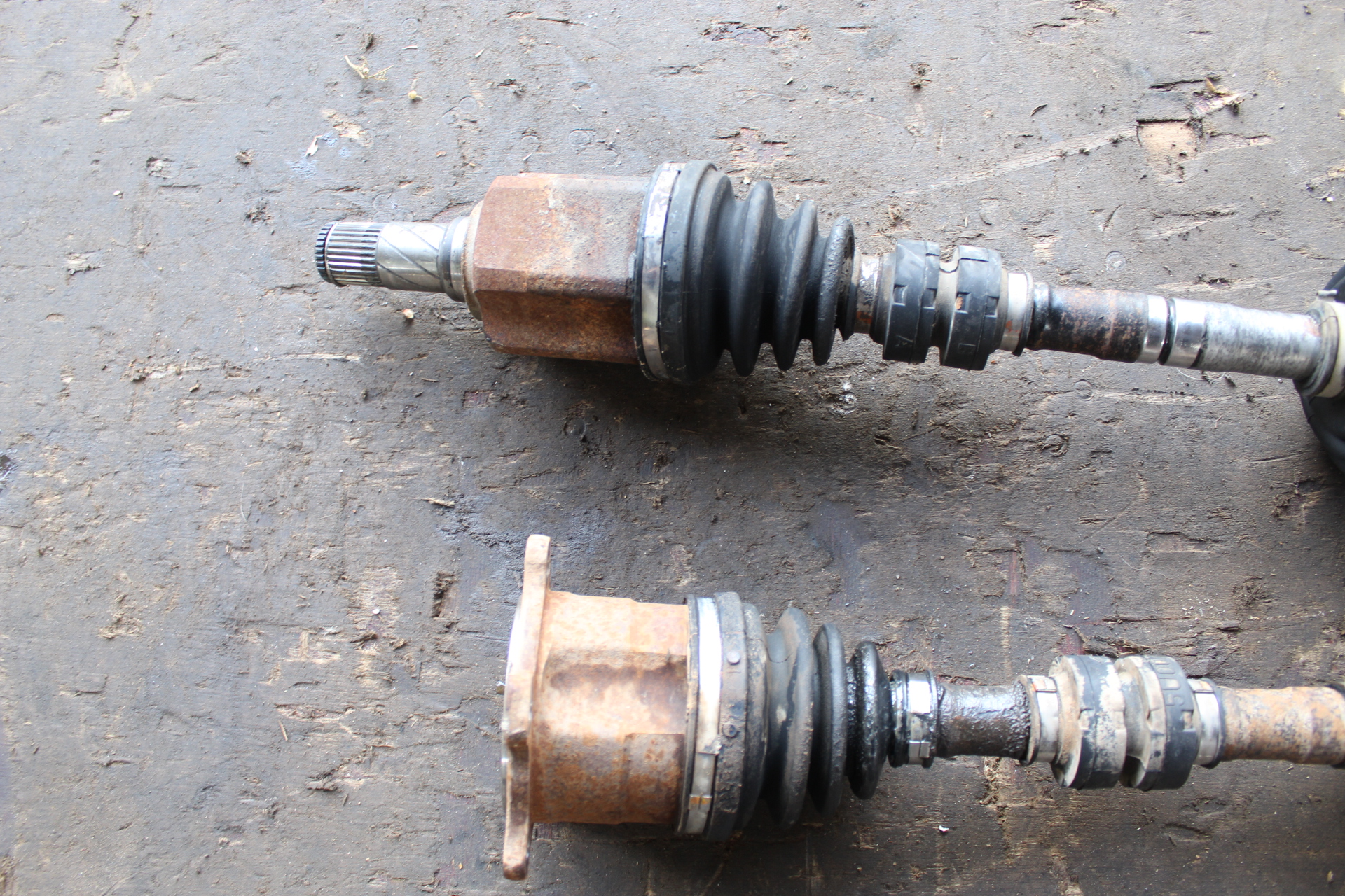 Ημιαξόνιο Αριστερό-Δεξί Εμπρός Nissan X-Trail ’02 Προσφορά.