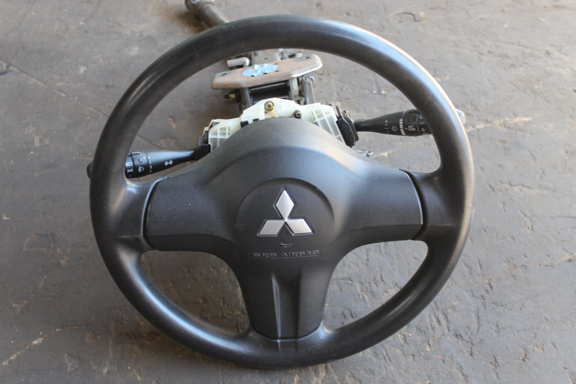 Τιμόνι (Βολάν) Mitsubishi Colt Z30 ’06 Προσφορά.