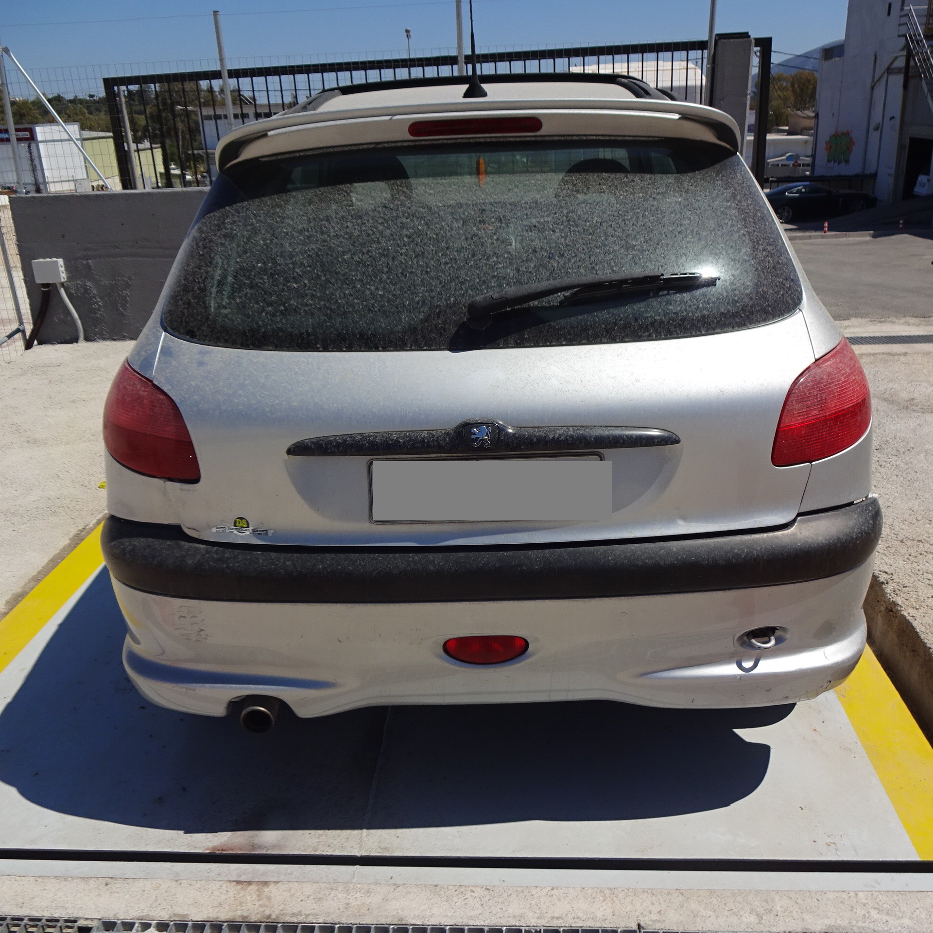 Τζαμόπορτα Peugeot 206 ’03 Προσφορά.