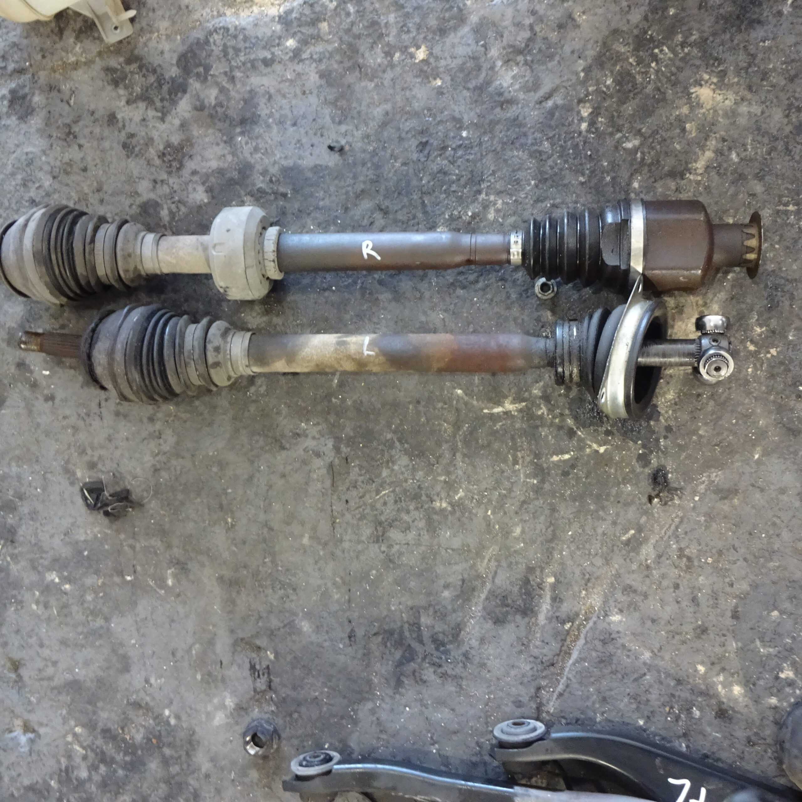 Ημιαξόνιο Αριστερό-Δεξί Dacia Sandero ’08 Προσφορά.