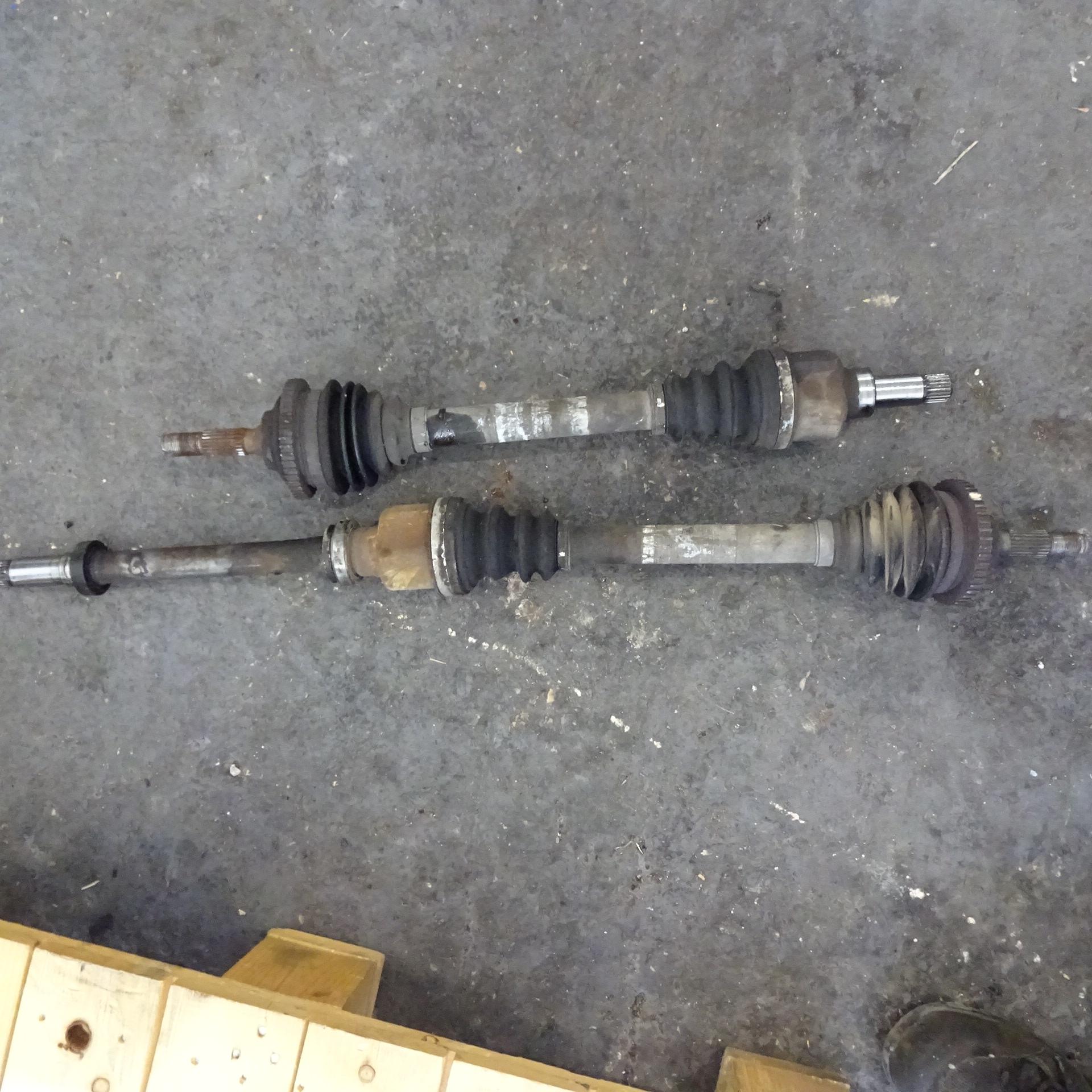 Ημιαξόνιο Αριστερό-Δεξί Peugeot 206 ’02 Προσφορά.