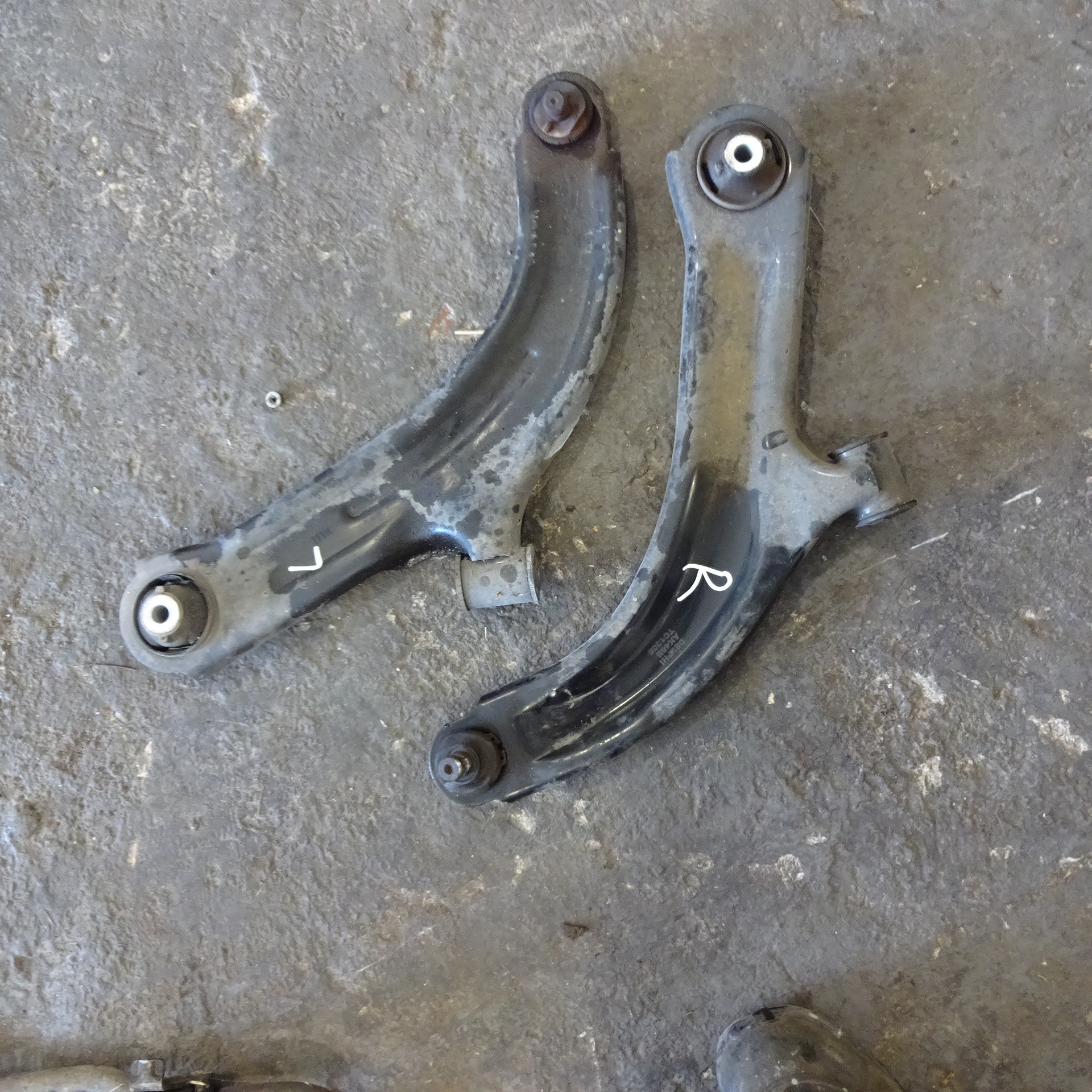 Ψαλίδια Nissan Micra ’06 Προσφορά.