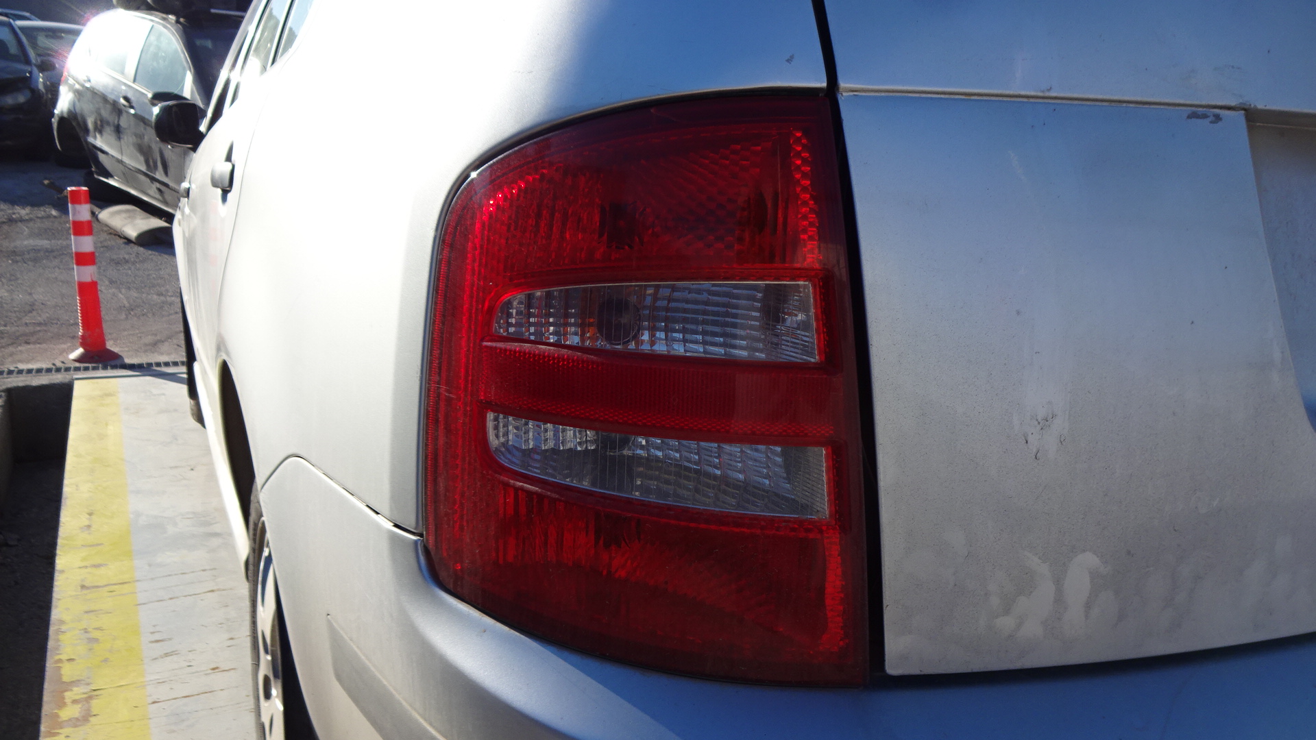 Φανάρια Πίσω Skoda Fabia ’02 Προσφορά.