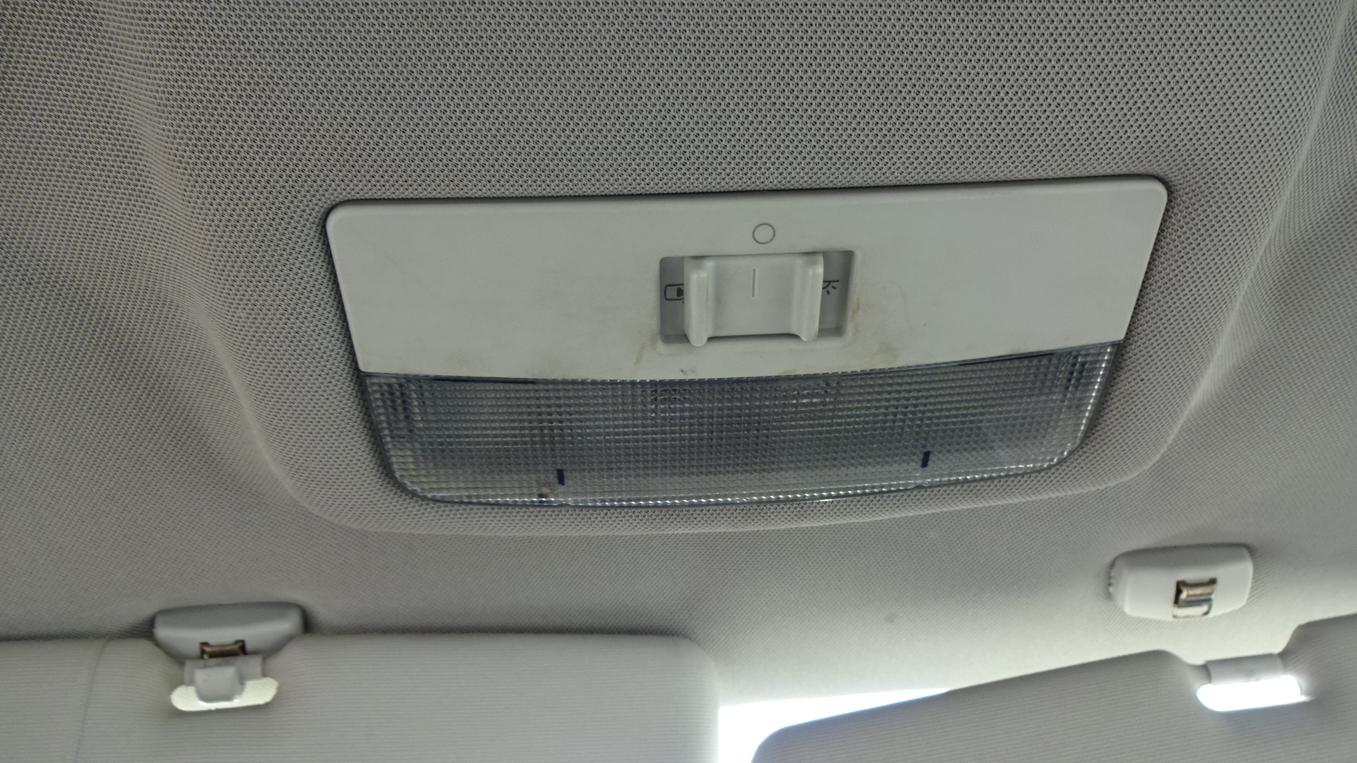 Πλαφονιέρα Εμπρός Skoda Fabia ’02 Προσφορά.