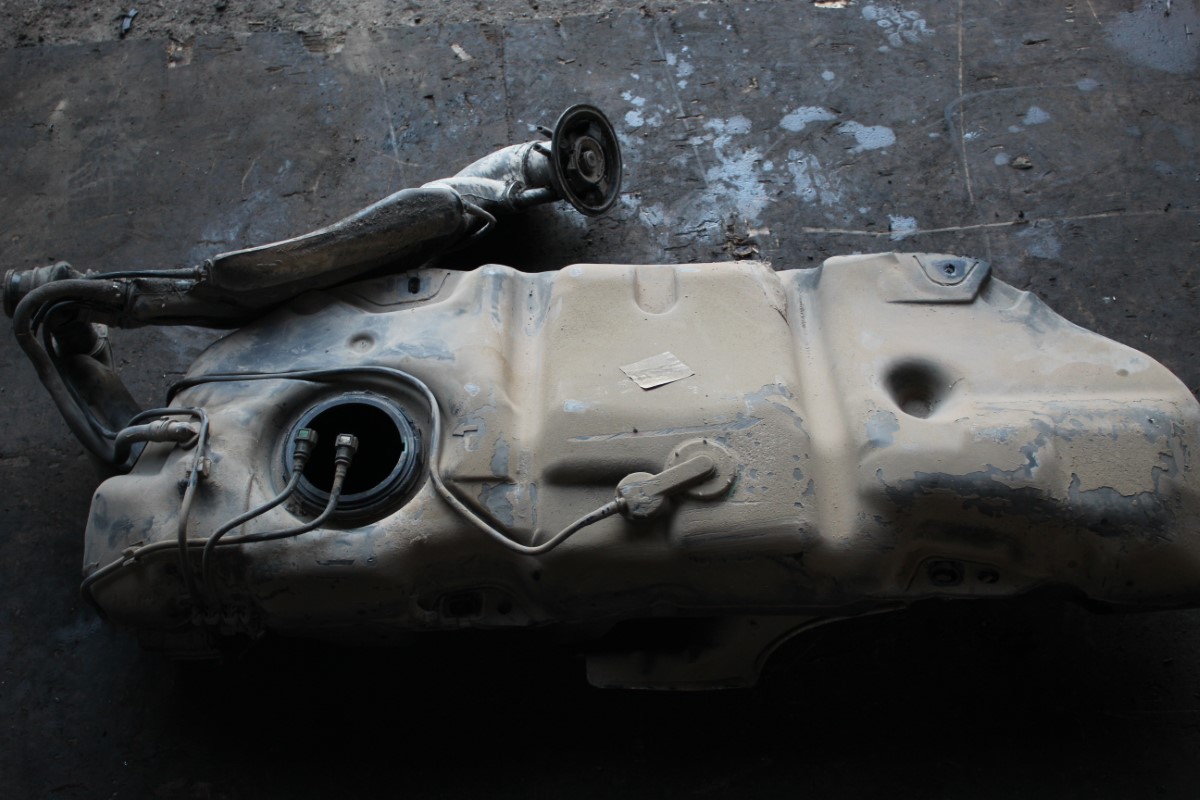 Ρεζερβουάρ Peugeot 206 ’02 Προσφορά .