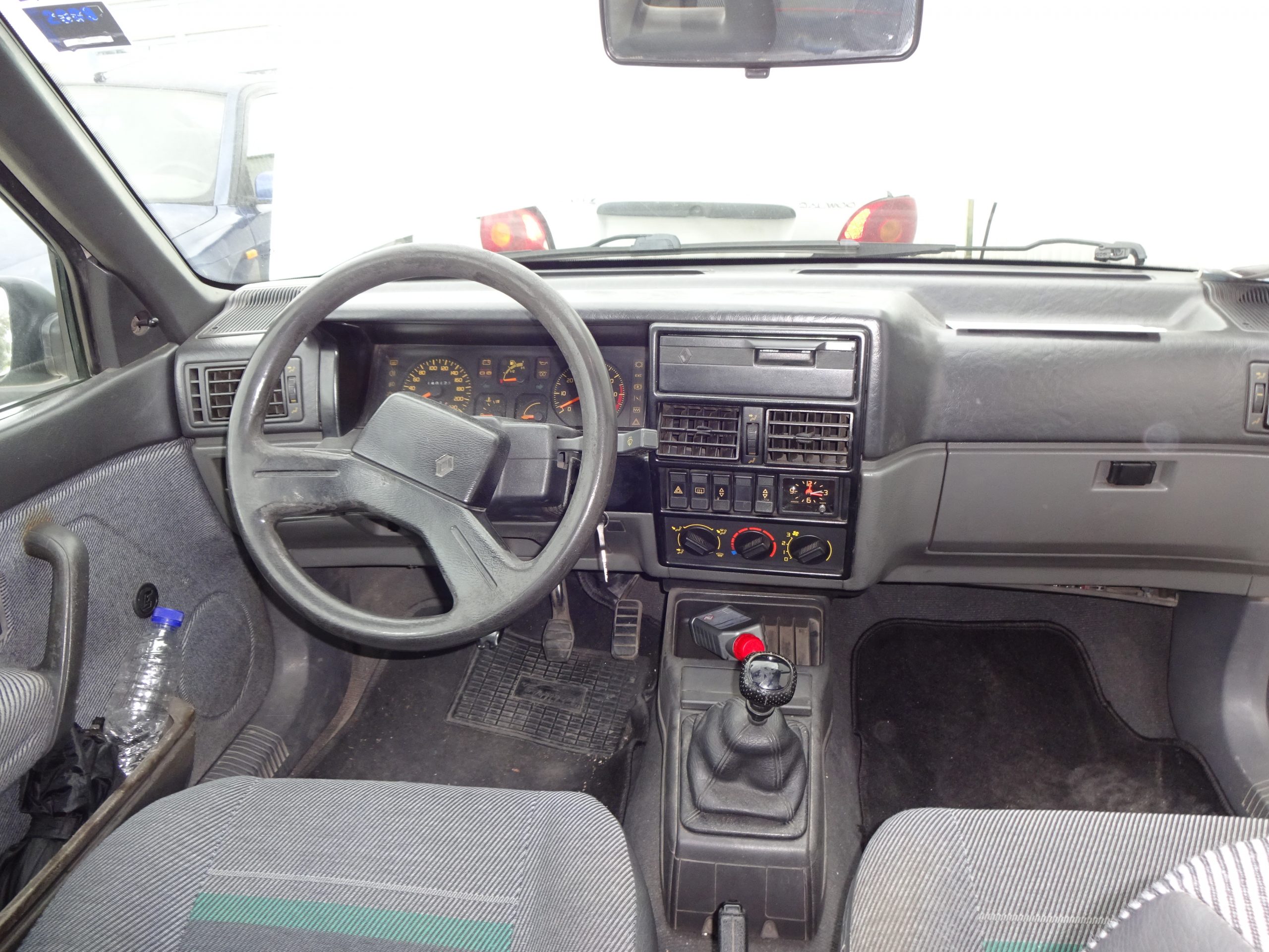 Καθίσματα Σαλόνι Κομπλέ Renault 19 ’91 Προσφορά.