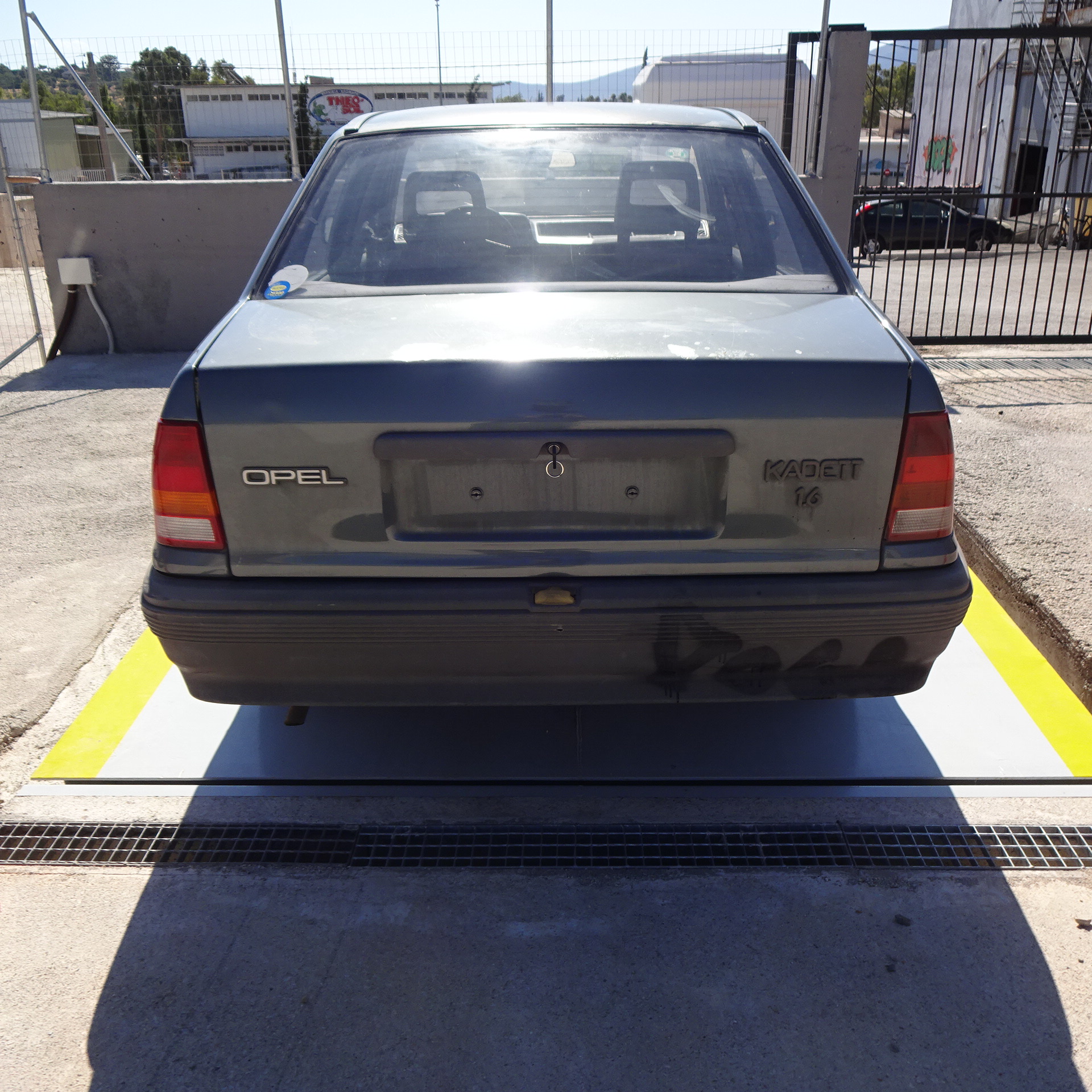 Φτερά Πίσω Opel Κadett ’90 Σούπερ Προσφορά Μήνα