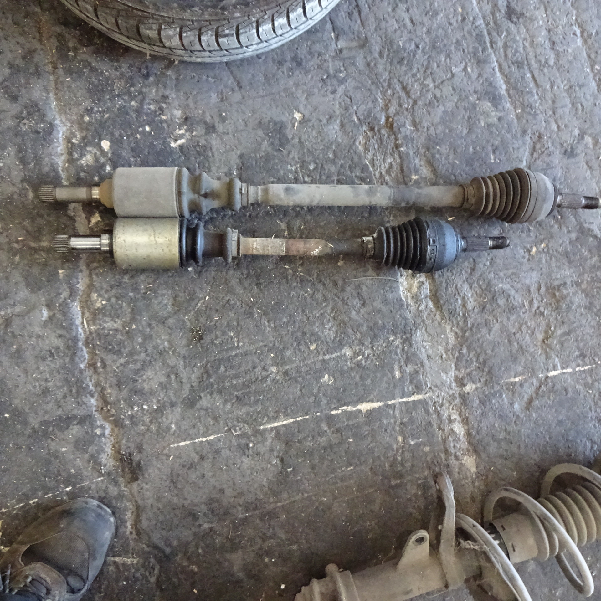 Ημιαξόνιο Αριστερό-Δεξί Peugeot 106 ’01 Σούπερ Προσφορά Μήνα