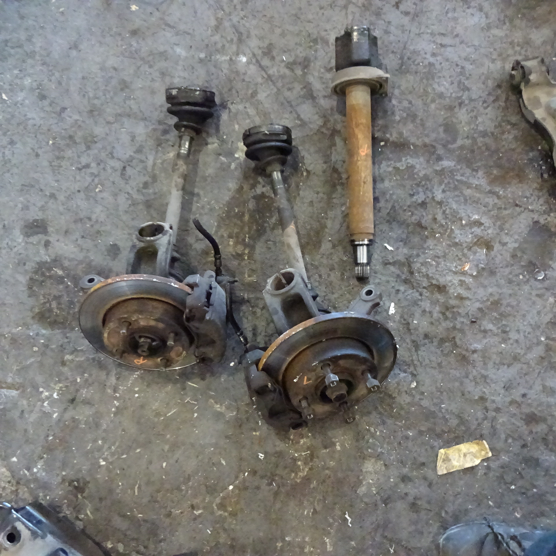 Ημιαξόνιο Αριστερό-Δεξί Ford Fiesta ’98 Προσφορά